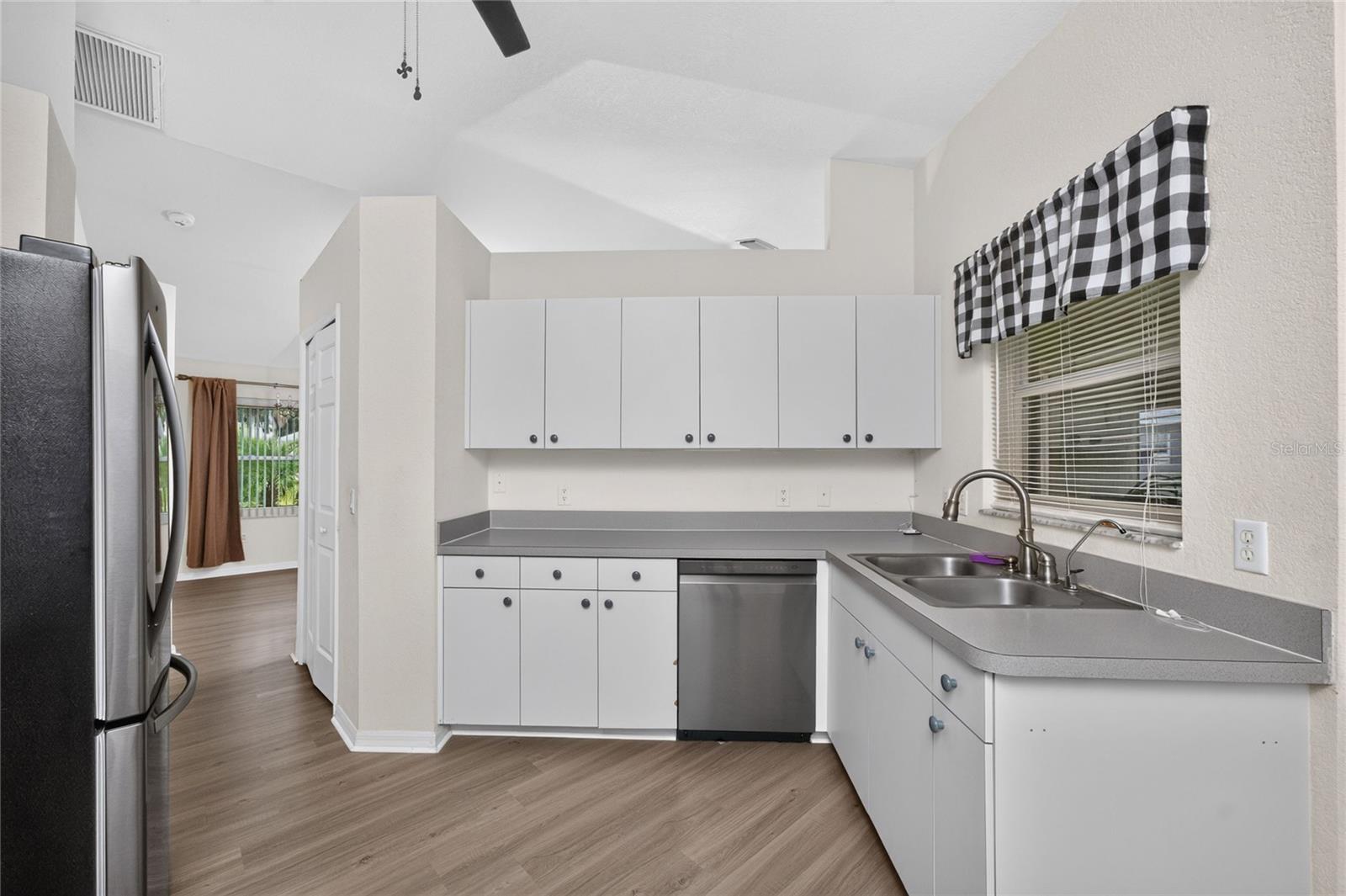 3871 COQUINA AVE — photo 20
