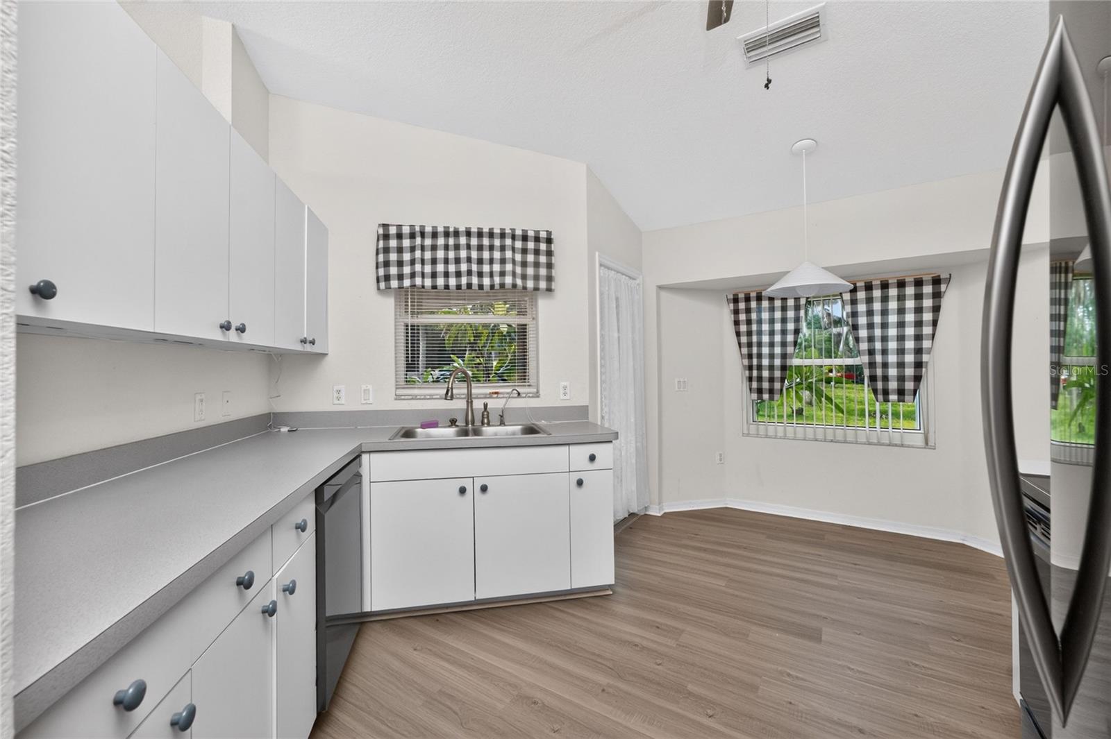 3871 COQUINA AVE — photo 14
