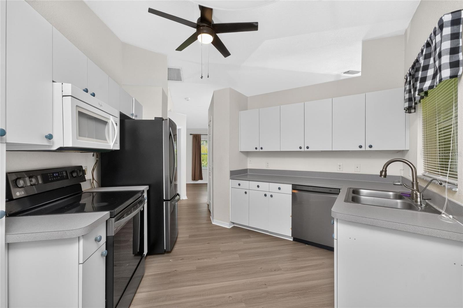 3871 COQUINA AVE — photo 18