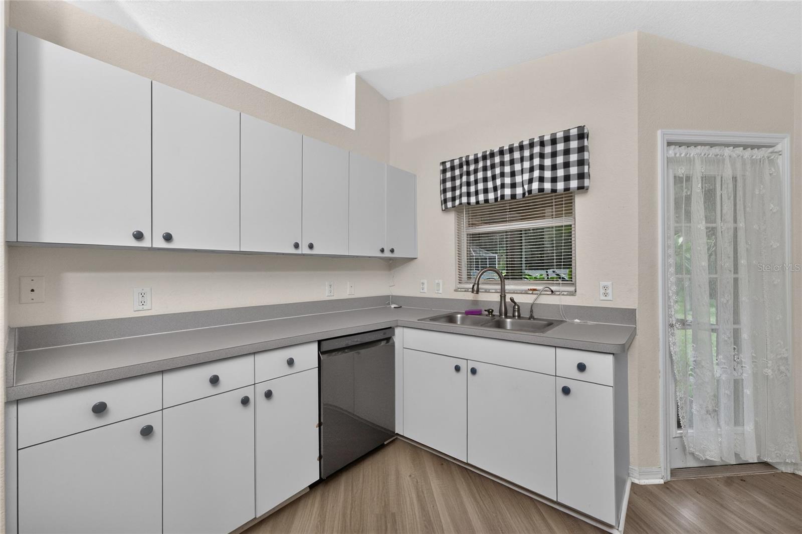 3871 COQUINA AVE — photo 15