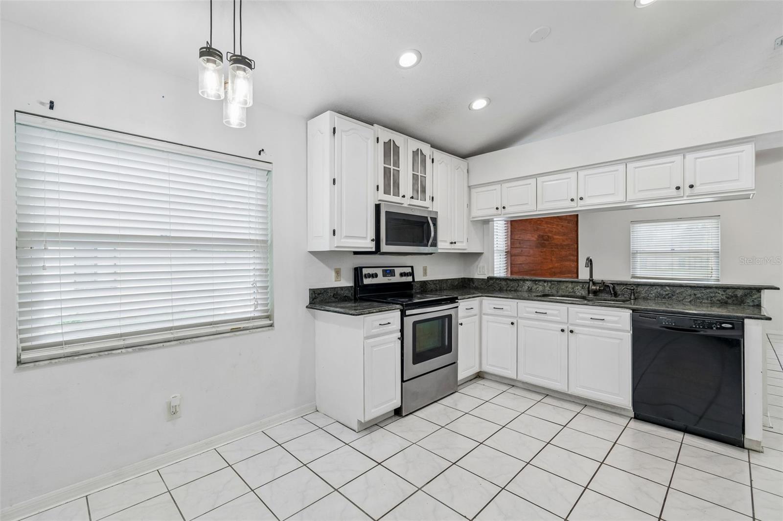 4133 BARRET AVE — photo 7
