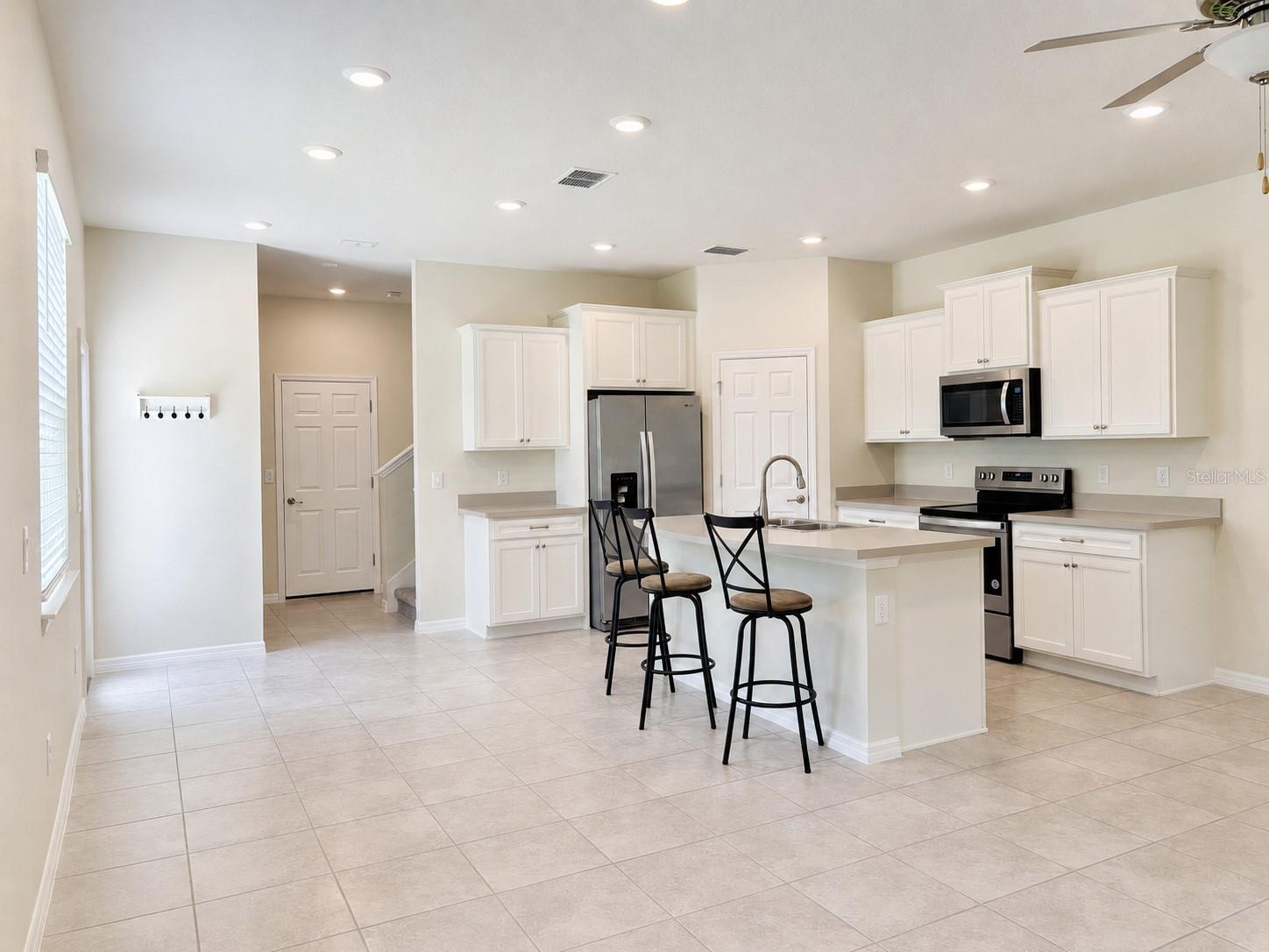 5012 SYLVESTER LOOP — photo 2