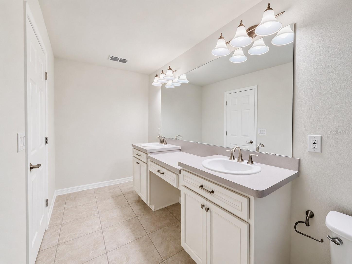 5012 SYLVESTER LOOP — photo 12