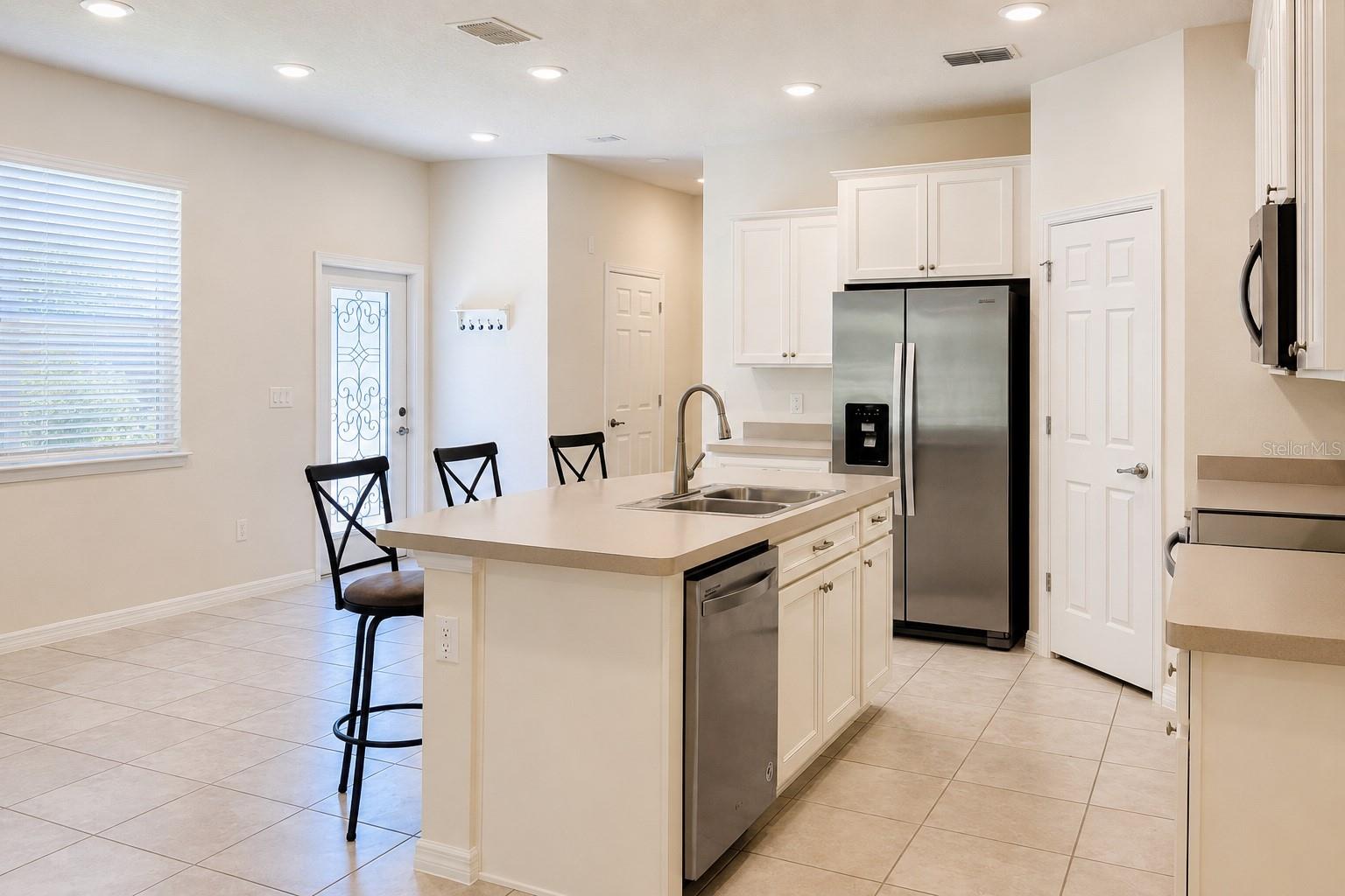 5012 SYLVESTER LOOP — photo 3