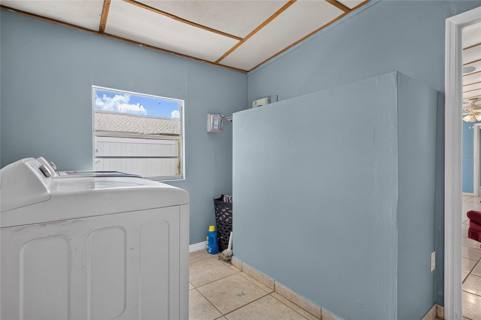 6711 GLEN FOREST CT — photo 34