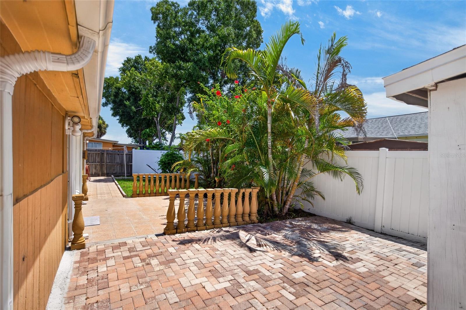6711 GLEN FOREST CT — photo 36