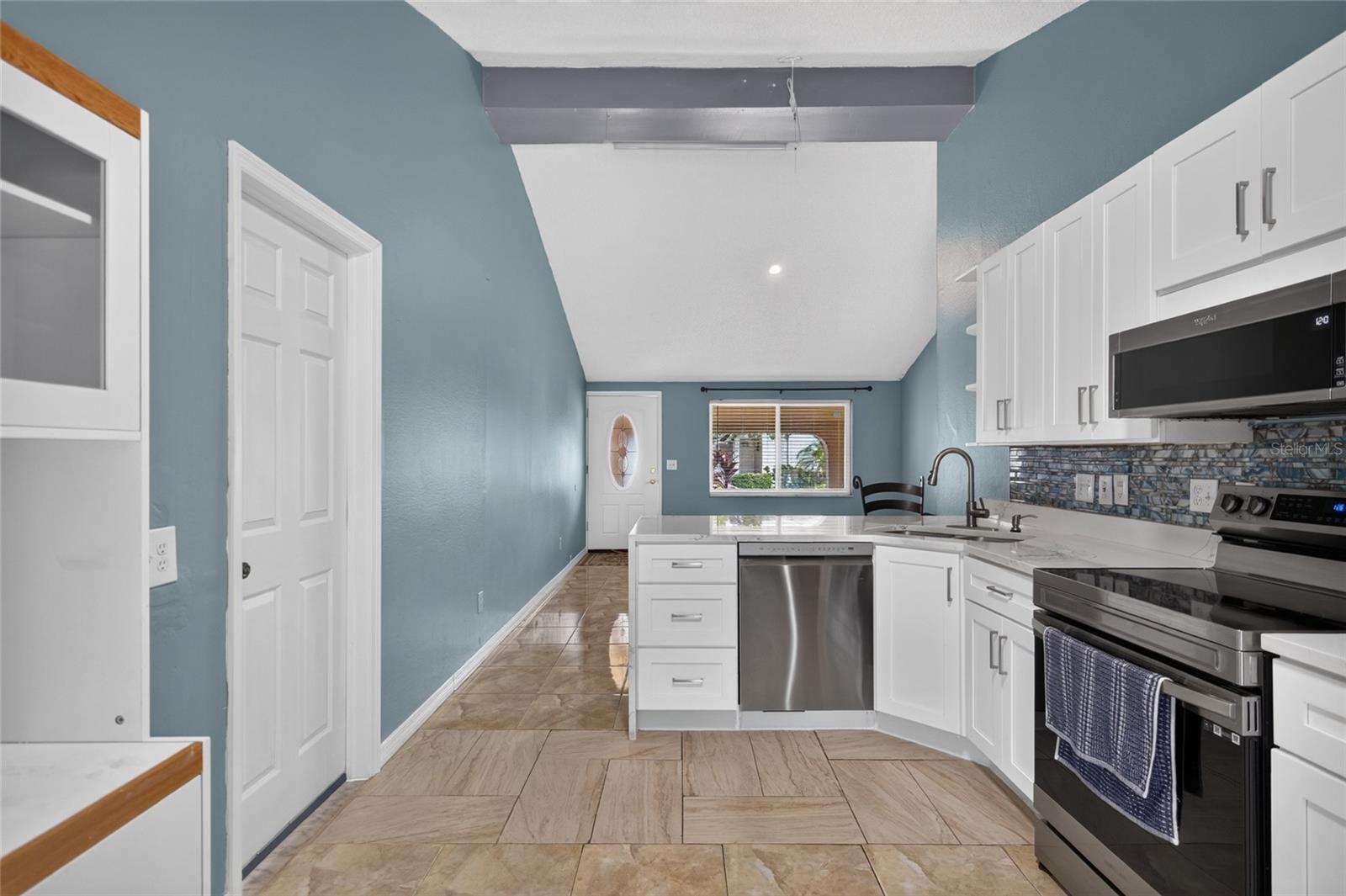 6711 GLEN FOREST CT — photo 6