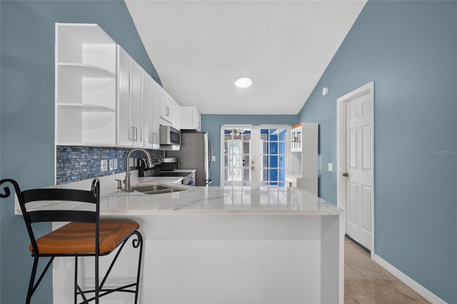 6711 GLEN FOREST CT — photo 8