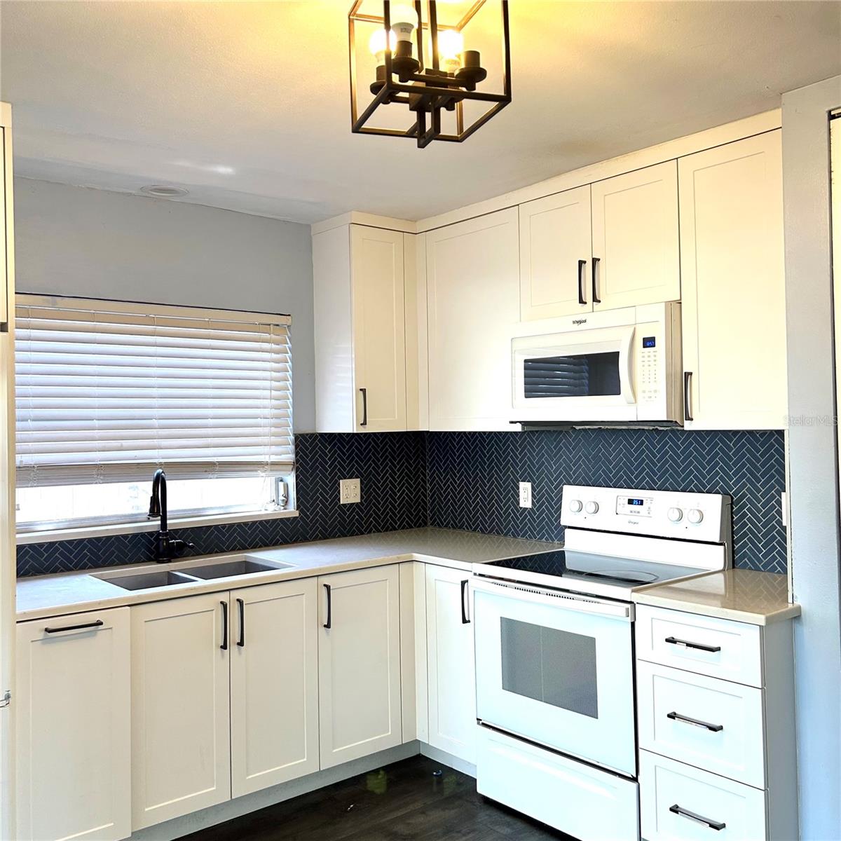 2152 GREENBRIAR BLVD — photo 9