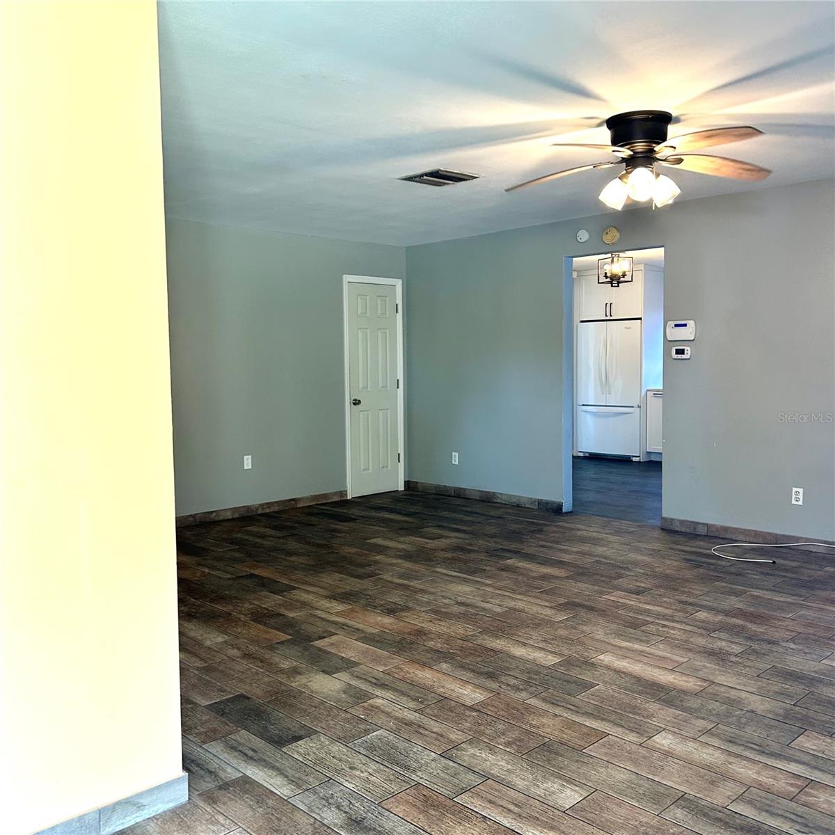2152 GREENBRIAR BLVD — photo 5