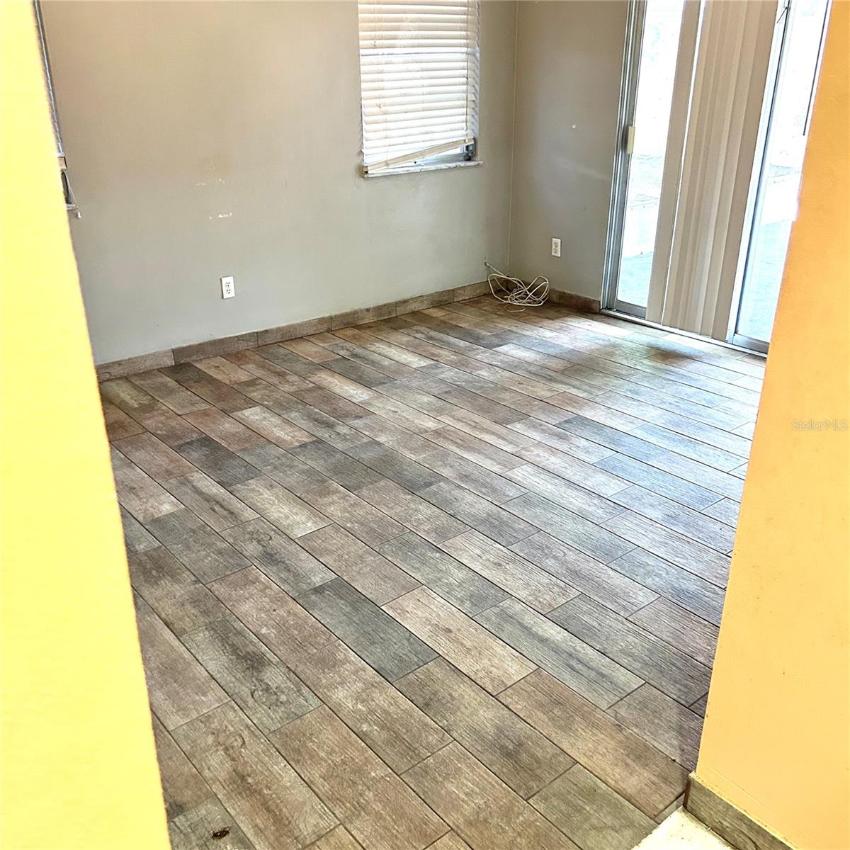 2152 GREENBRIAR BLVD — photo 29