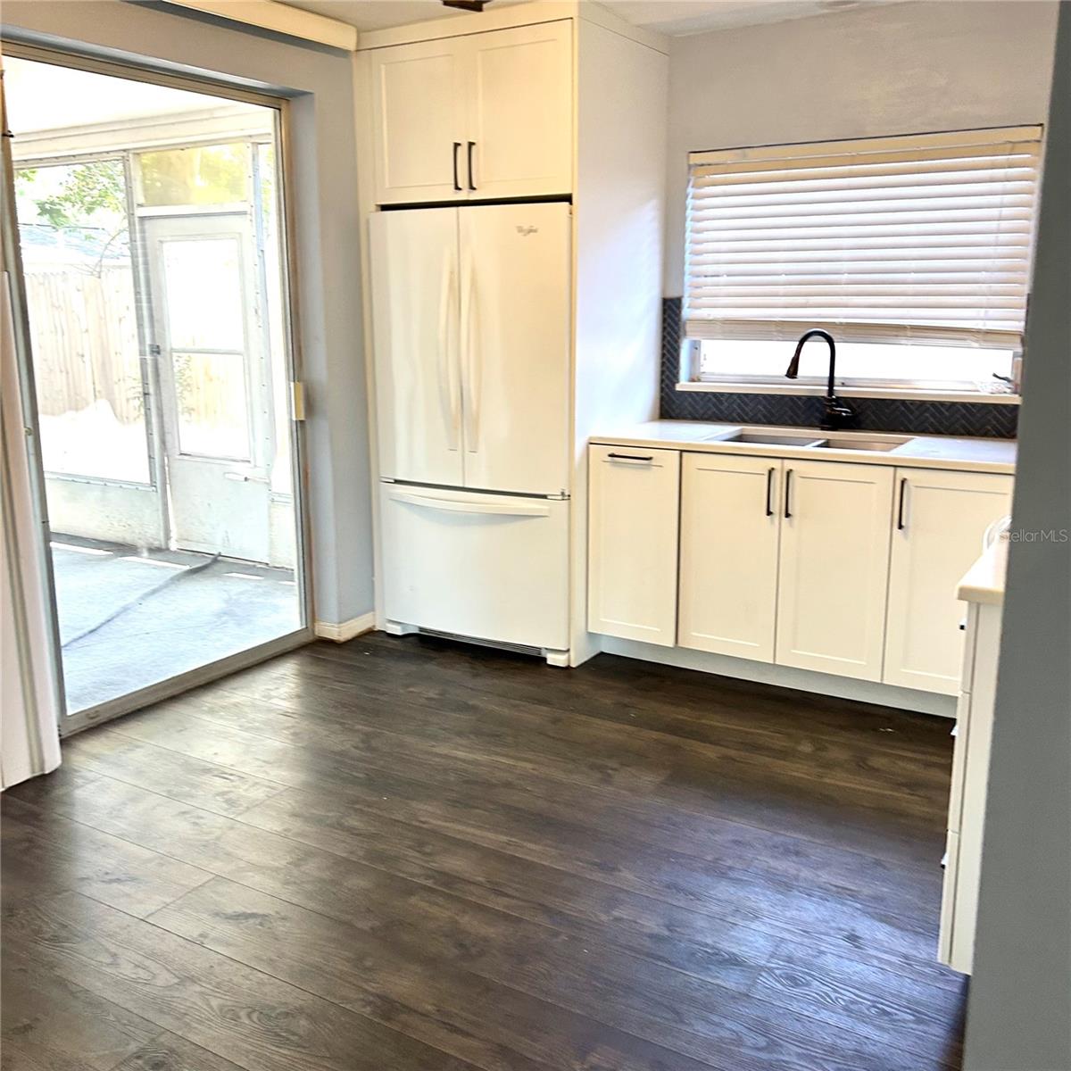 2152 GREENBRIAR BLVD — photo 11