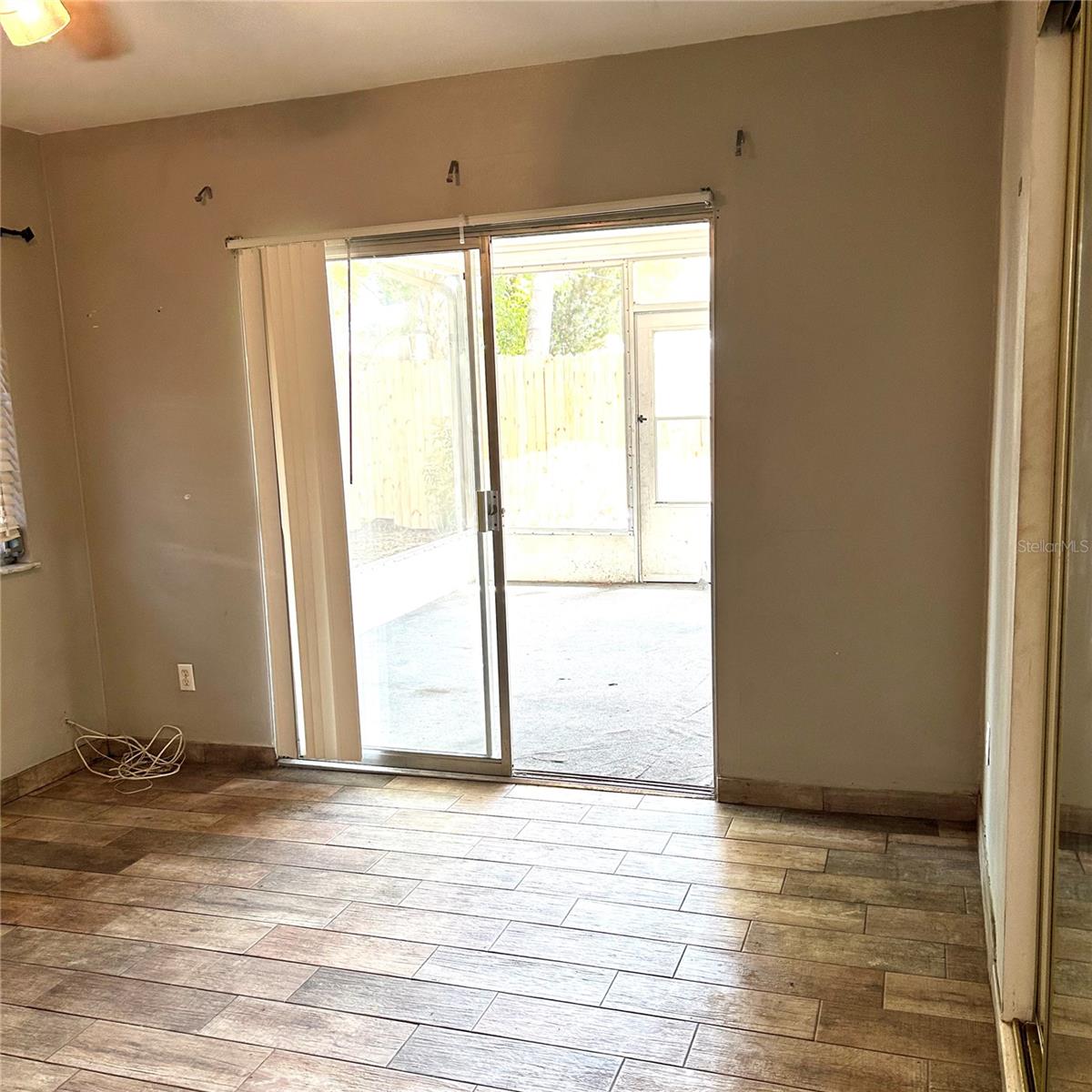 2152 GREENBRIAR BLVD — photo 33