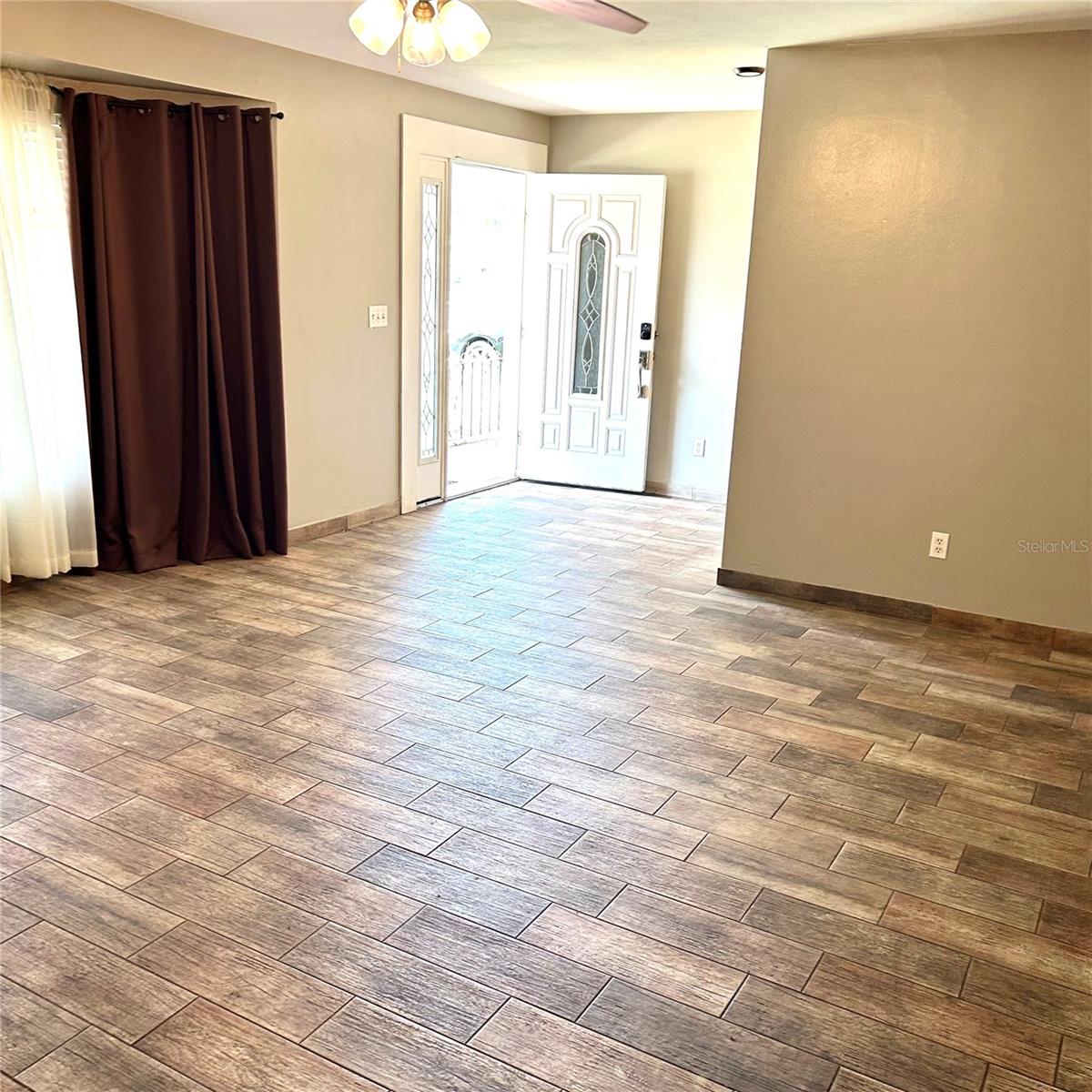 2152 GREENBRIAR BLVD — photo 12