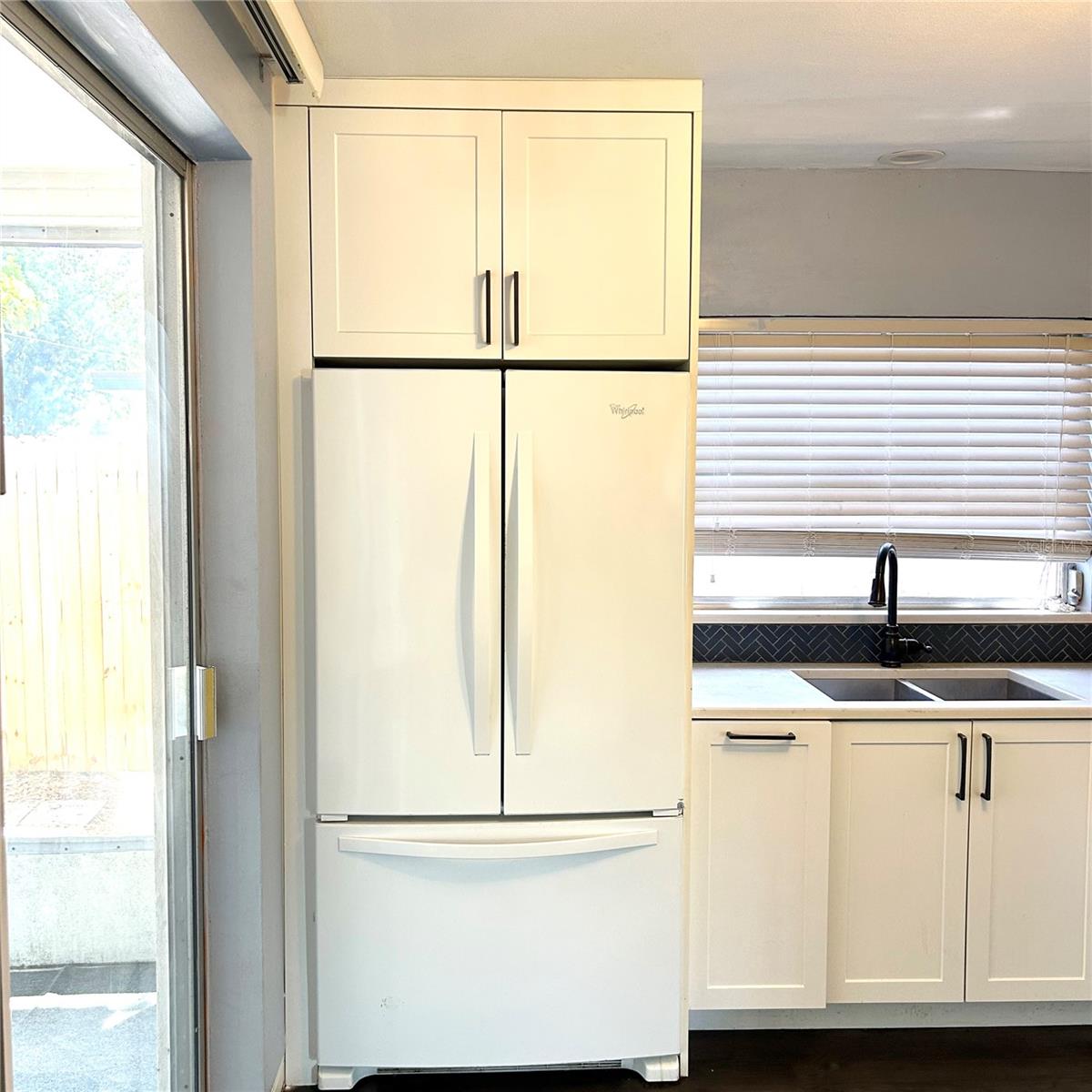 2152 GREENBRIAR BLVD — photo 8