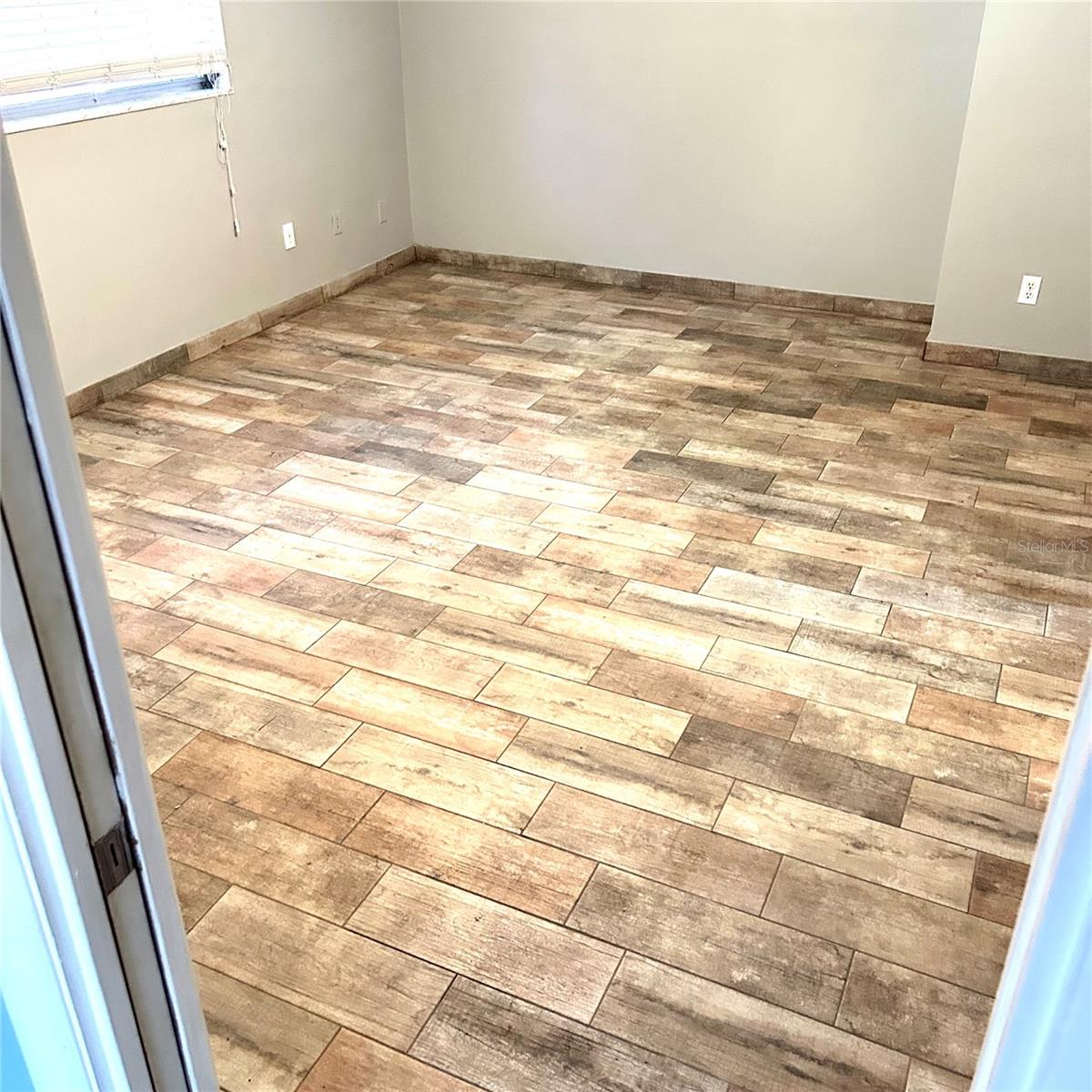 2152 GREENBRIAR BLVD — photo 20