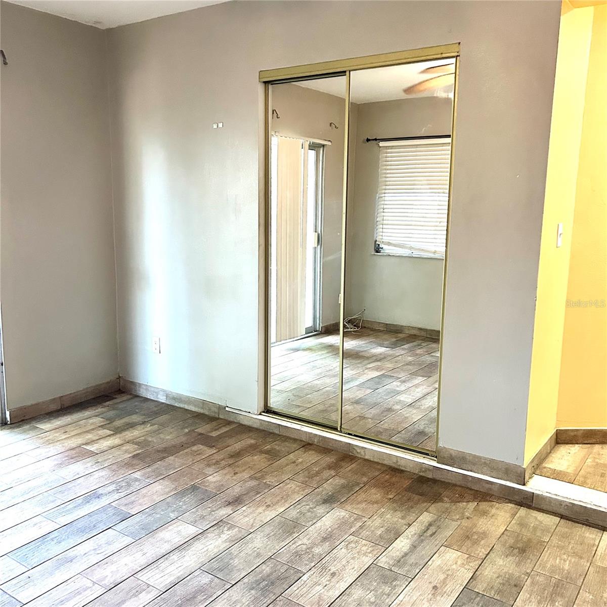 2152 GREENBRIAR BLVD — photo 30