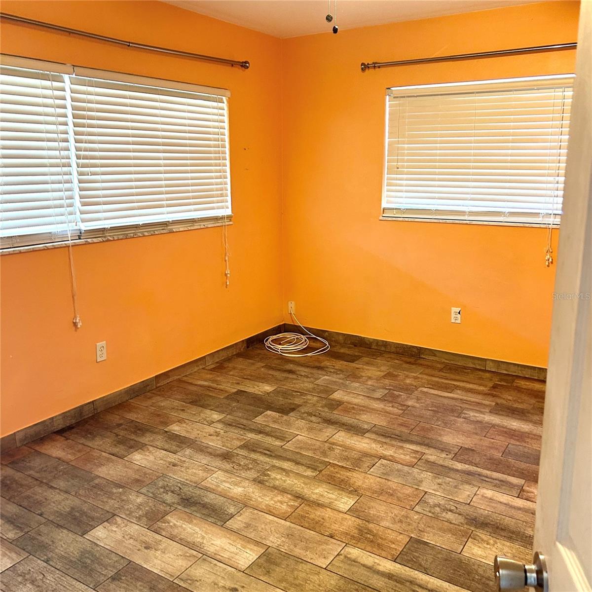 2152 GREENBRIAR BLVD — photo 36