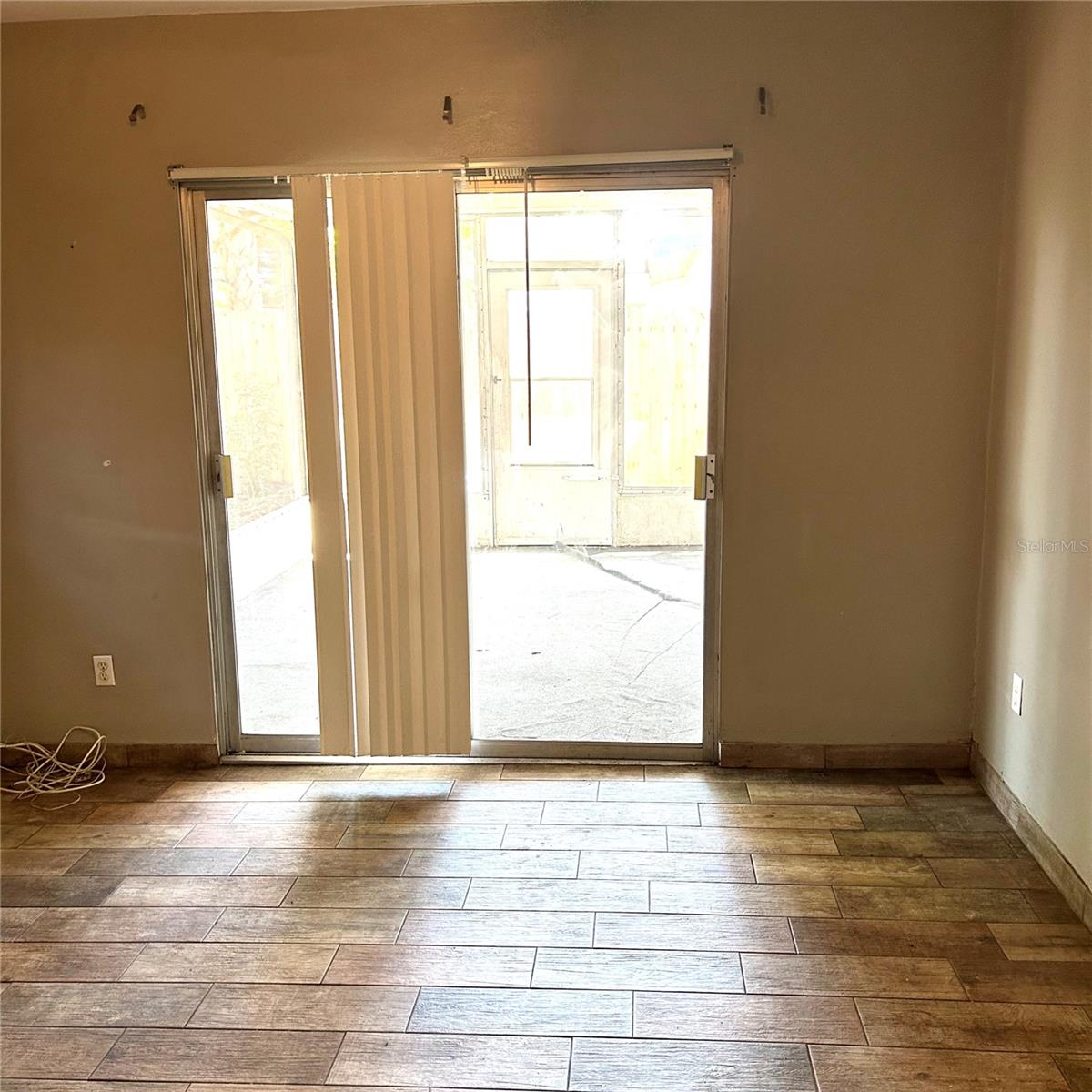 2152 GREENBRIAR BLVD — photo 24