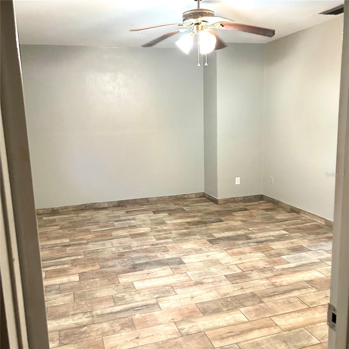 2152 GREENBRIAR BLVD — photo 22