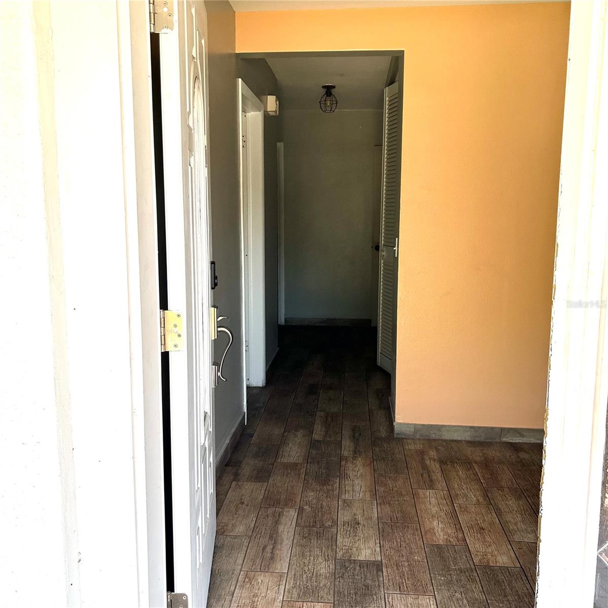 2152 GREENBRIAR BLVD — photo 3
