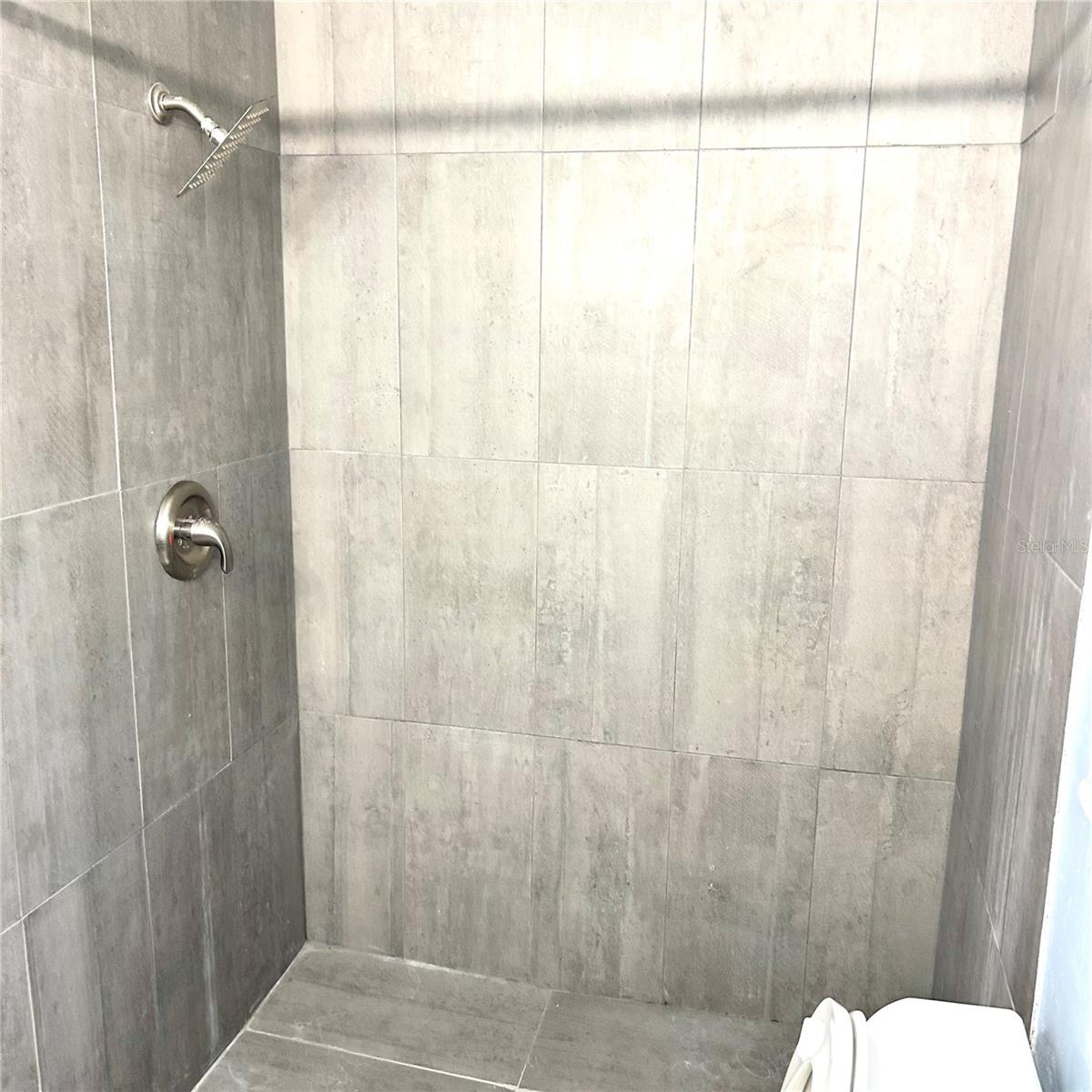 2152 GREENBRIAR BLVD — photo 17