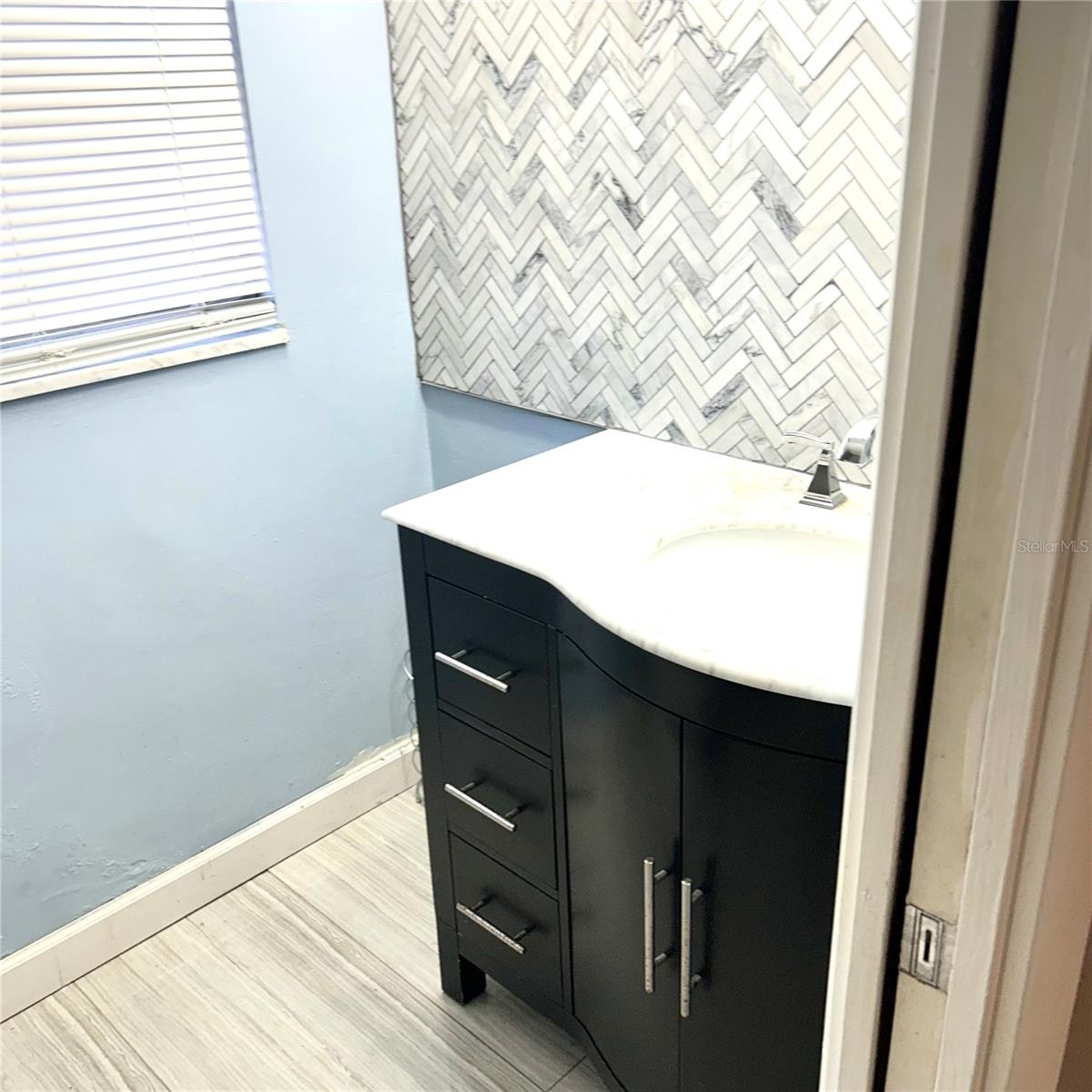 2152 GREENBRIAR BLVD — photo 15