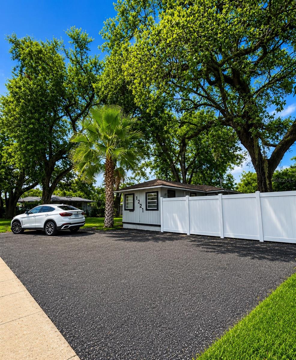 1221 E DR MARTIN LUTHER KING JR BLVD — photo 2