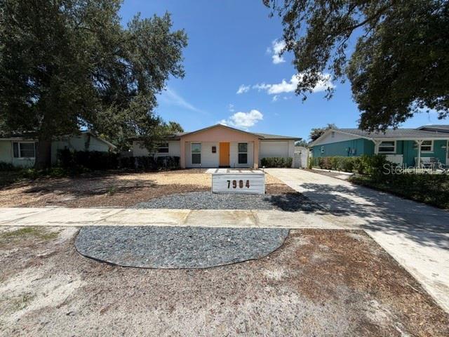 7904 WOODVINE CIR — photo 2