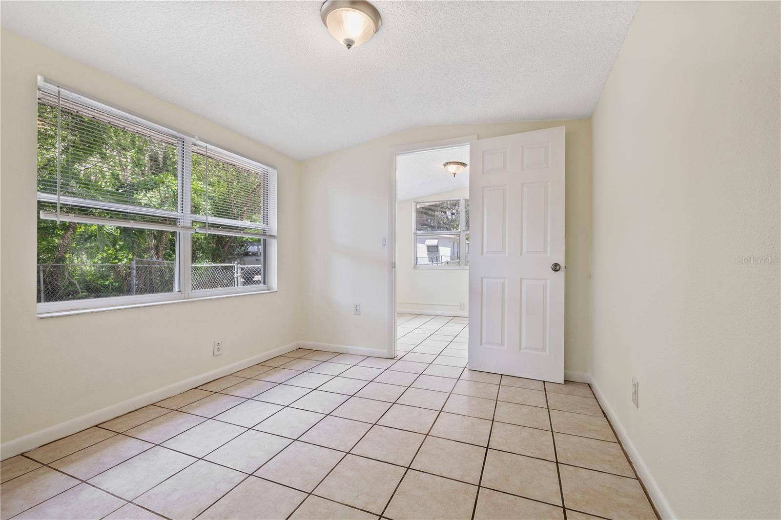 5225 PEACH AVE — photo 20