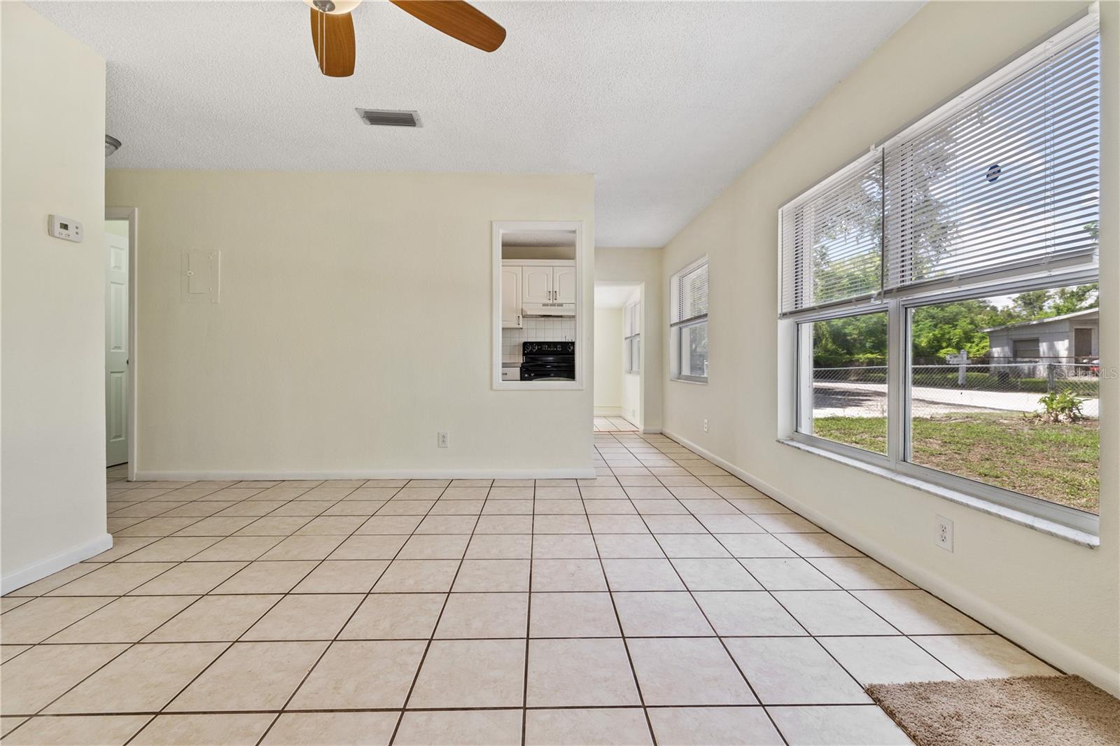 5225 PEACH AVE — photo 6