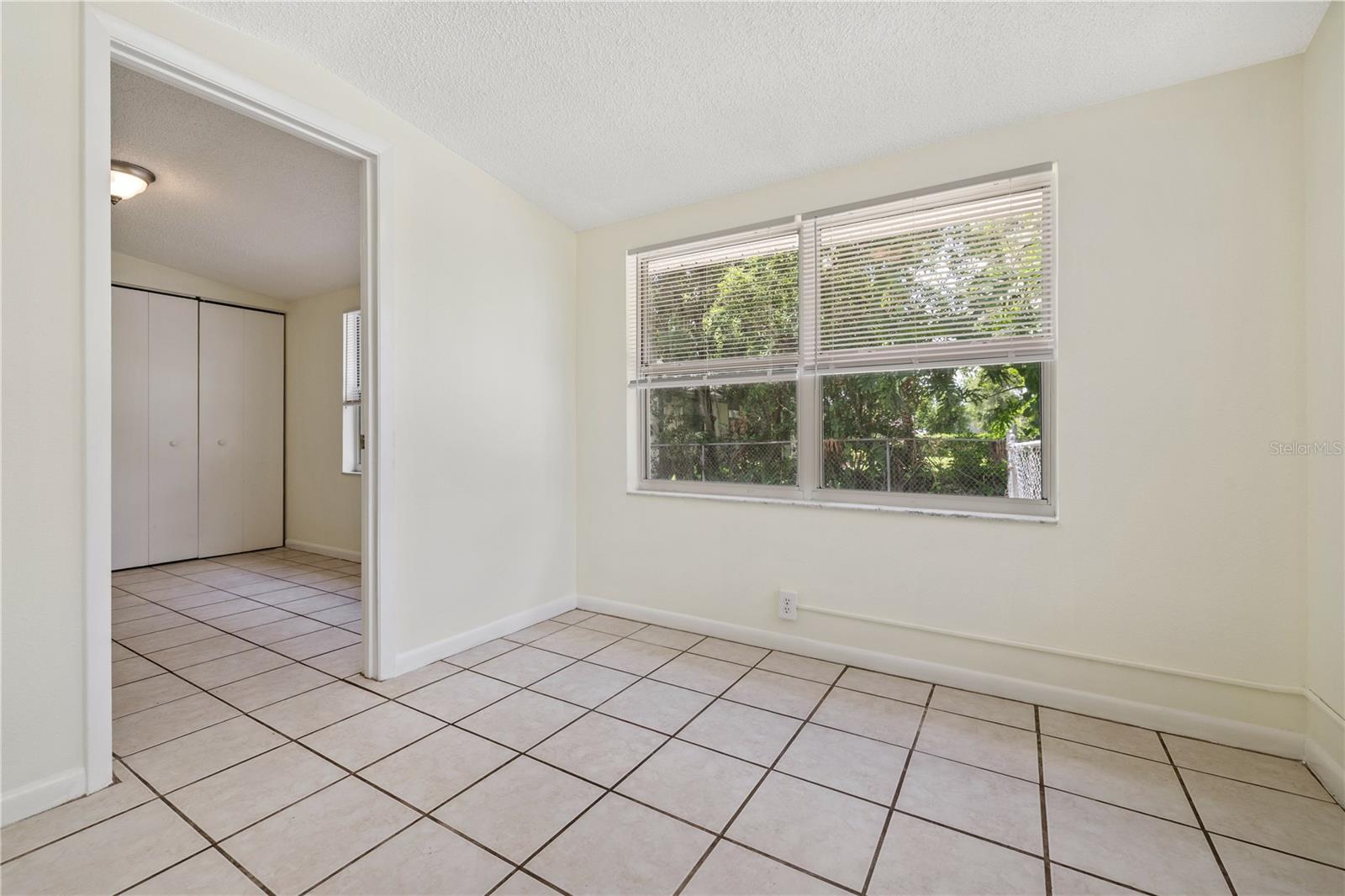 5225 PEACH AVE — photo 8