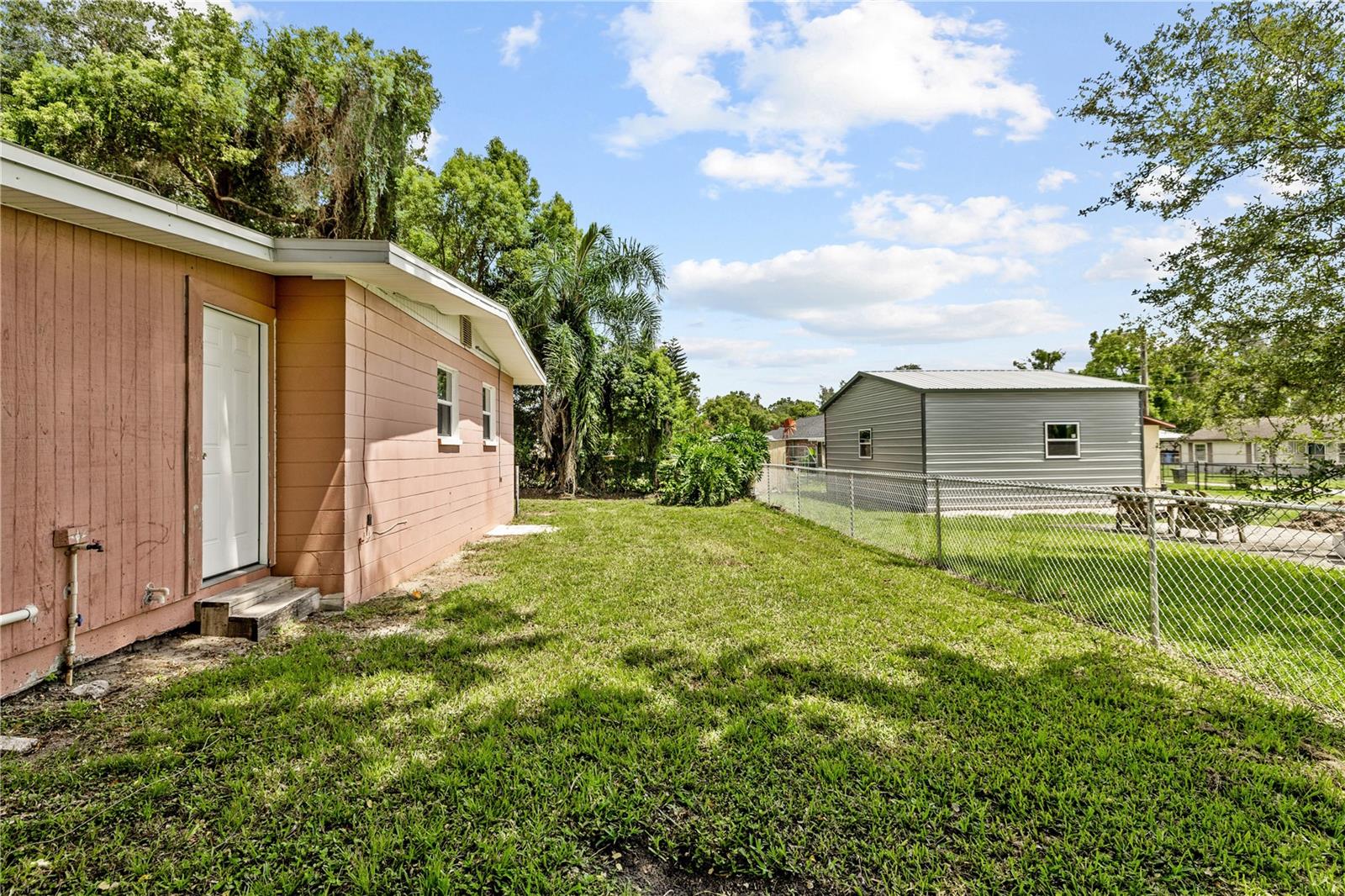 5225 PEACH AVE — photo 24