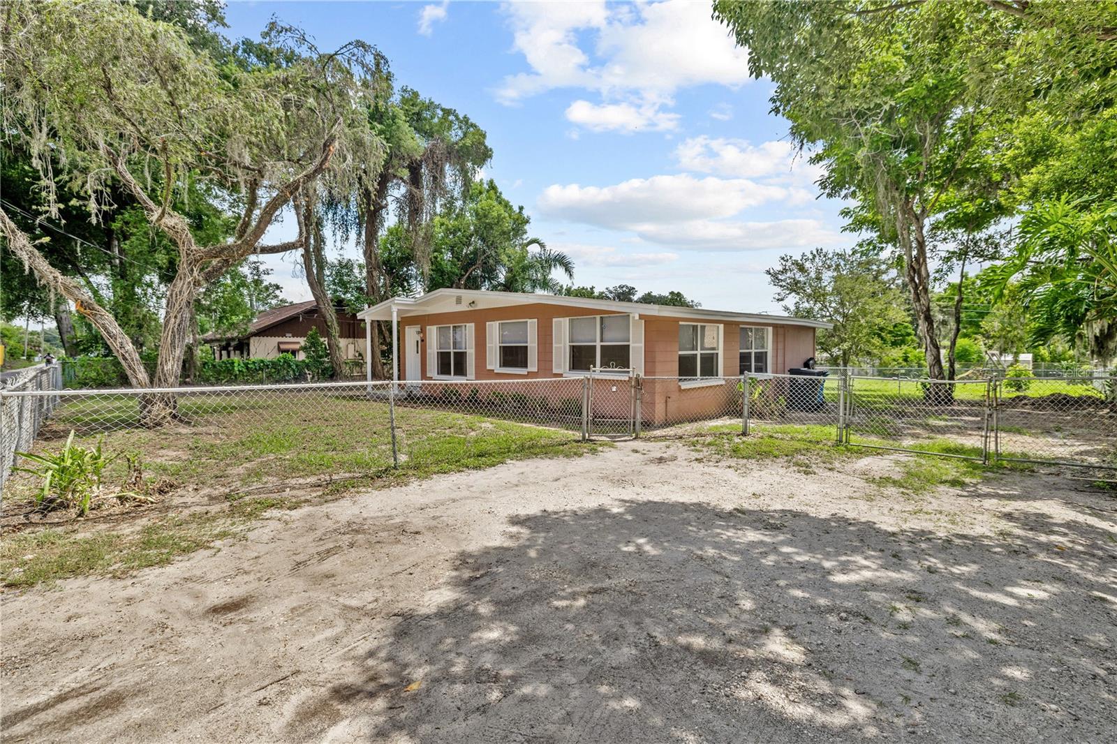 5225 PEACH AVE — photo 22