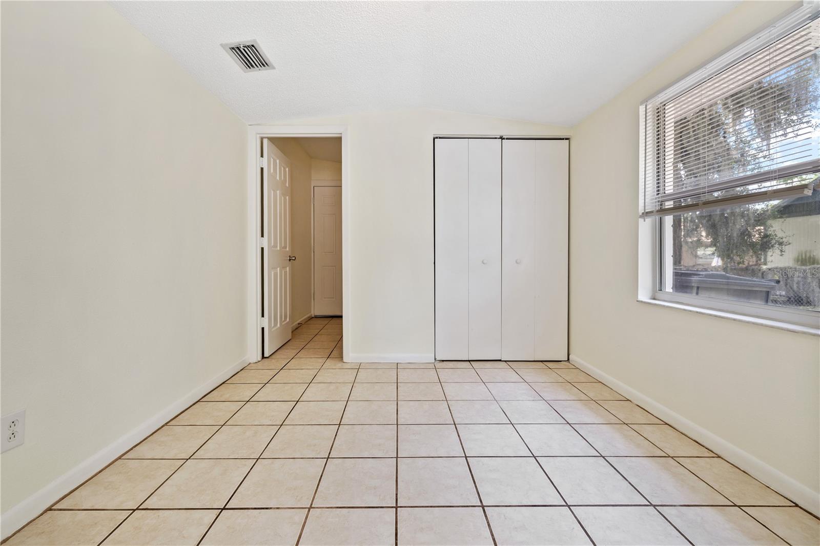 5225 PEACH AVE — photo 19