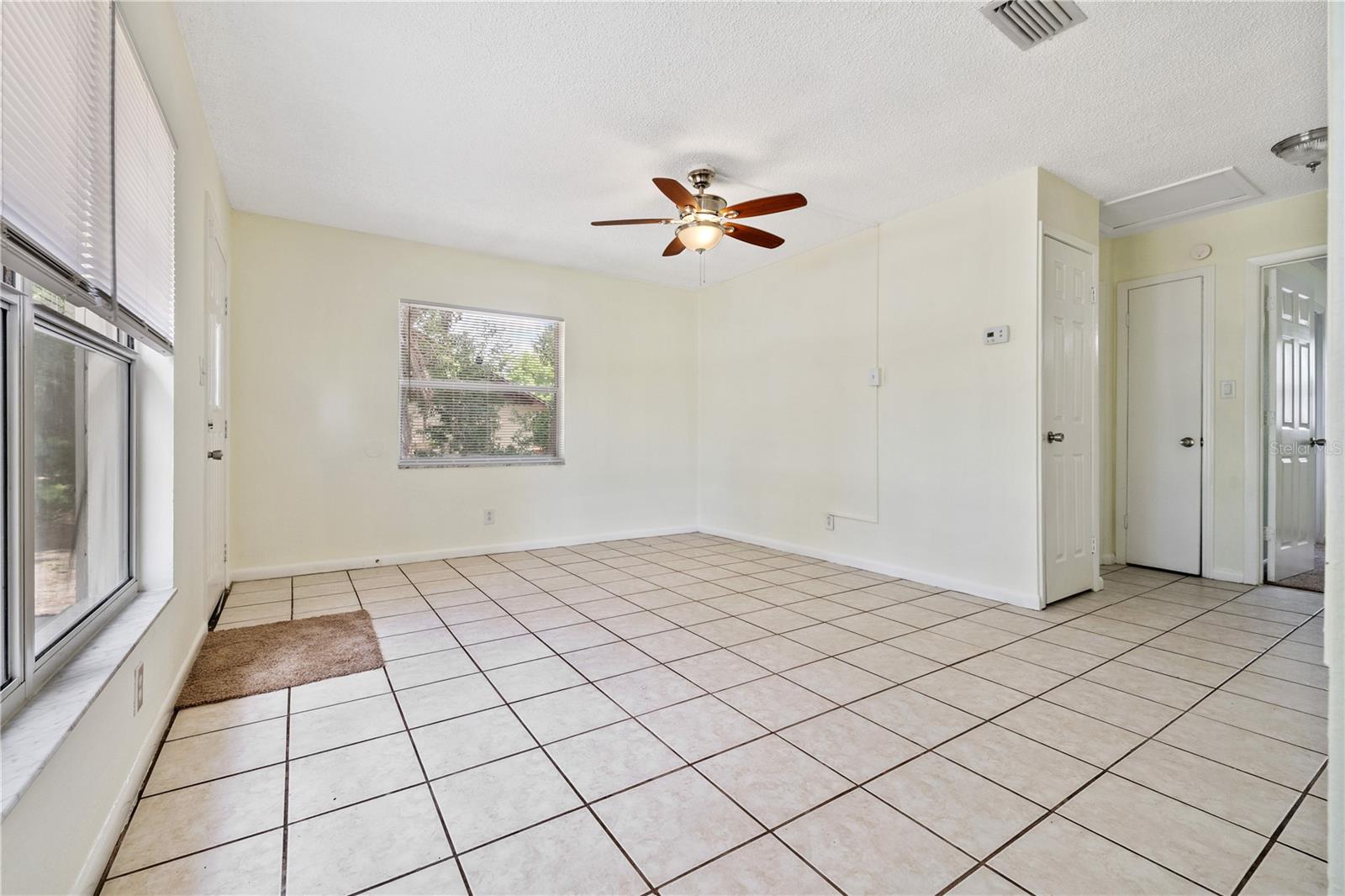 5225 PEACH AVE — photo 5