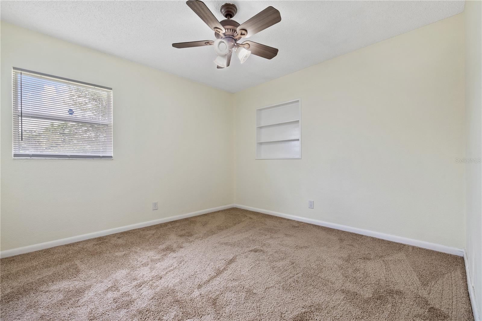 5225 PEACH AVE — photo 11