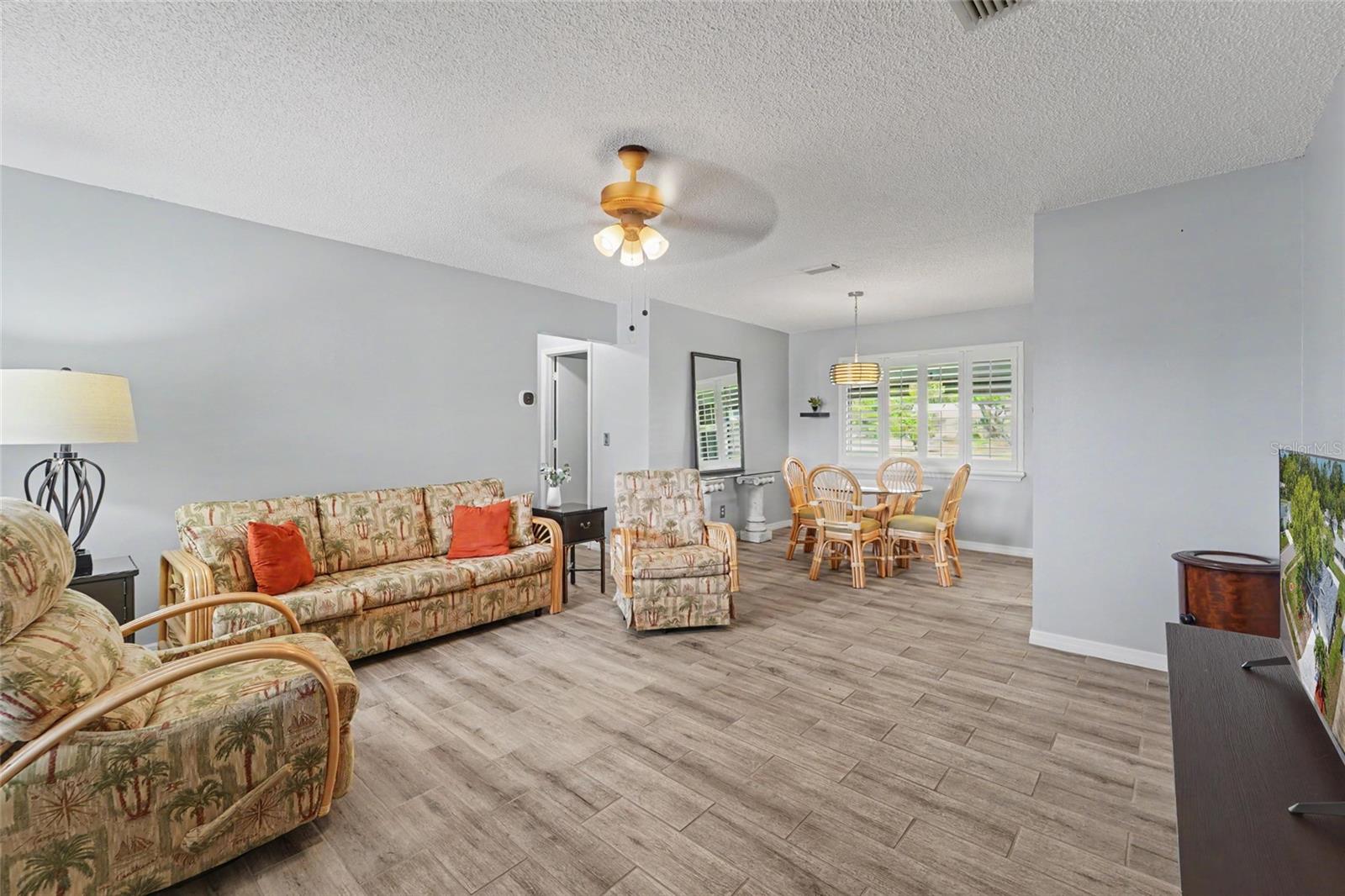 1496 QUEEN ANNE DR — photo 7