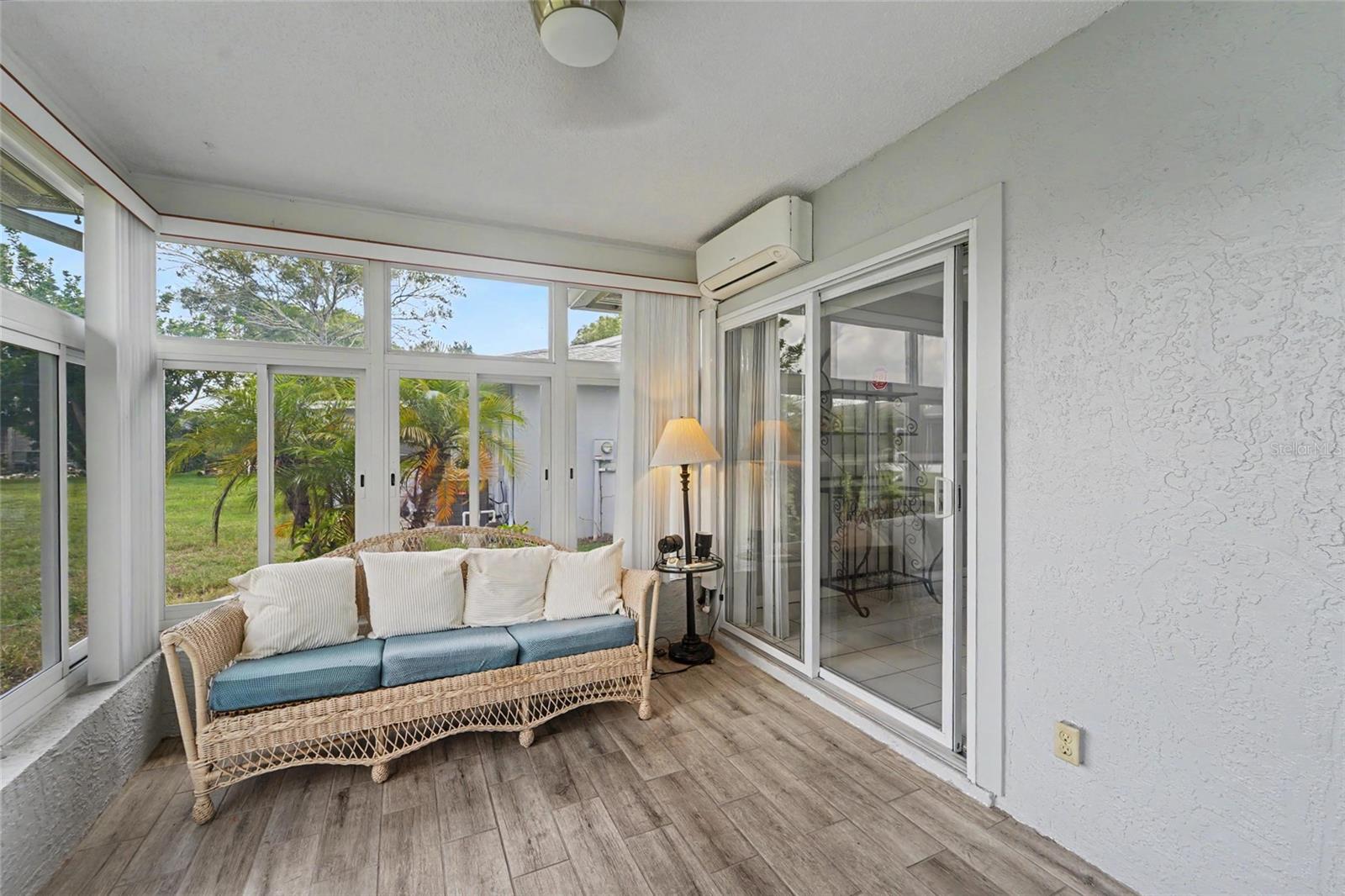 1496 QUEEN ANNE DR — photo 23