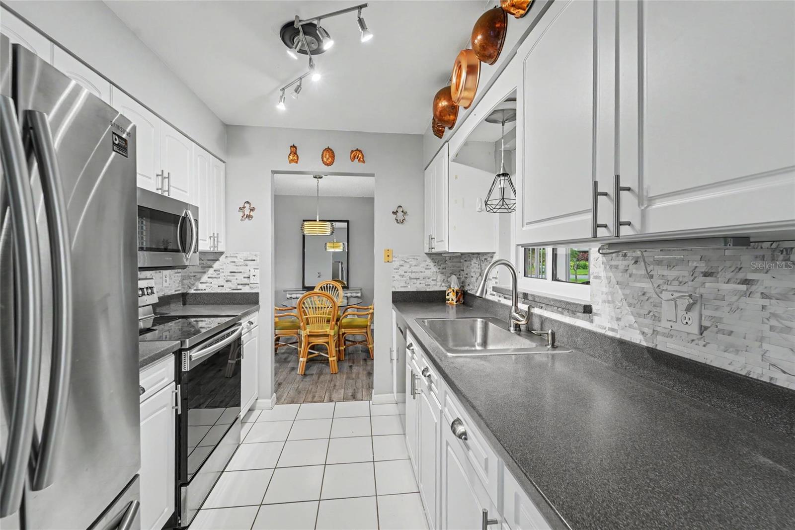 1496 QUEEN ANNE DR — photo 12
