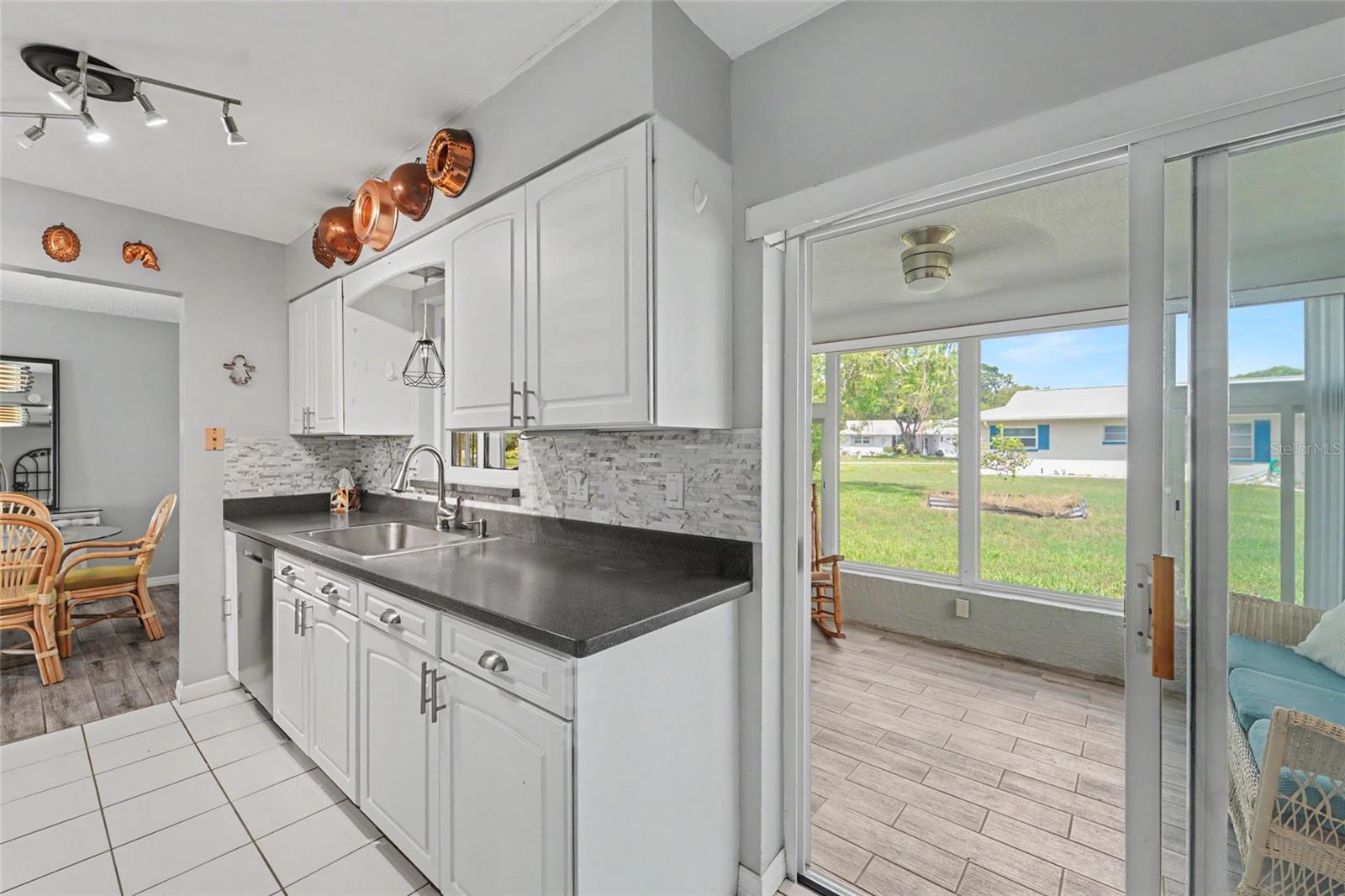1496 QUEEN ANNE DR — photo 14