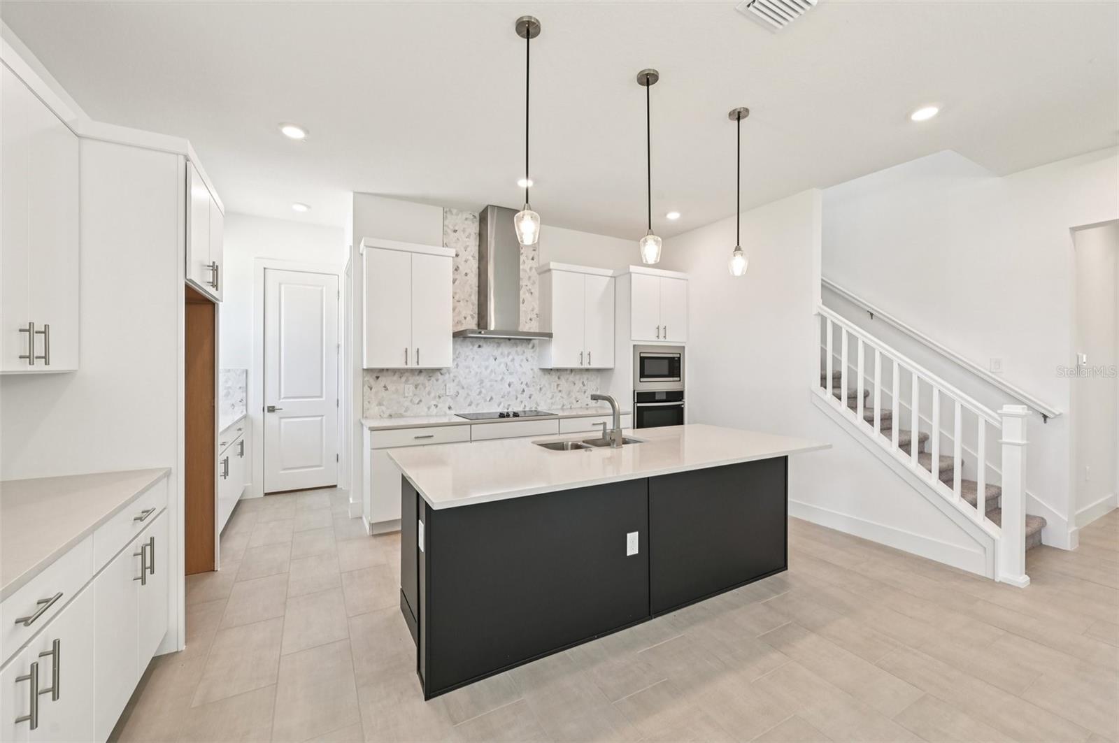 8230 GOLDEN BEACH CT — photo 3