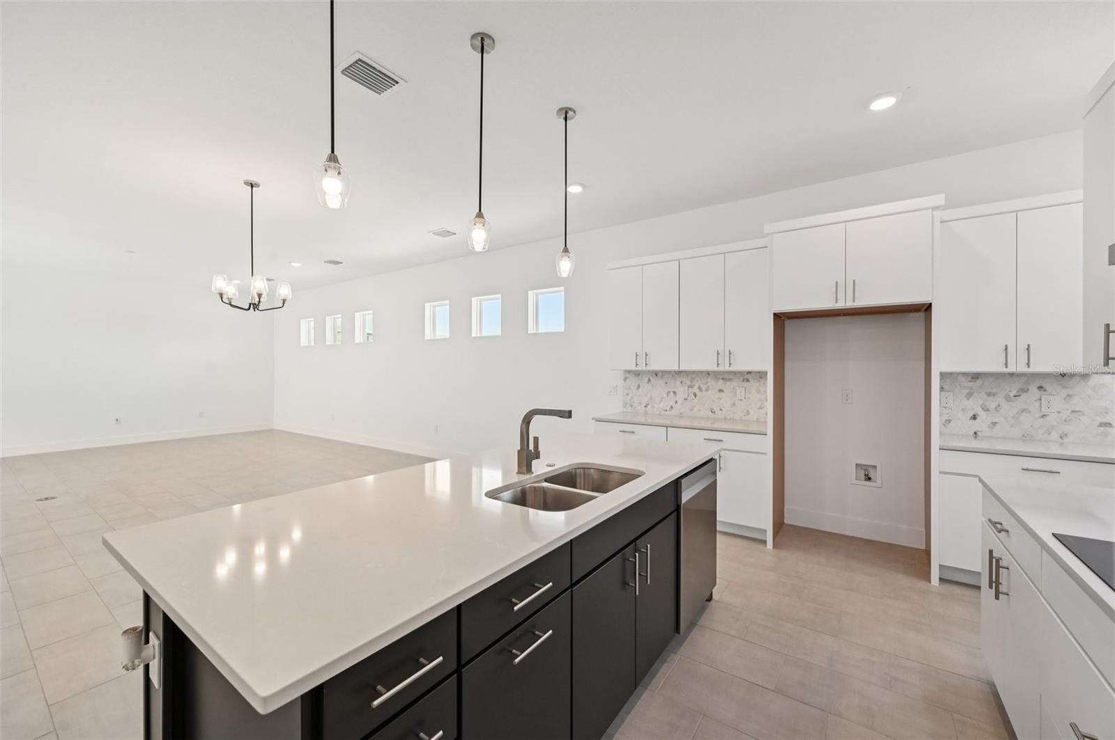 8230 GOLDEN BEACH CT — photo 2