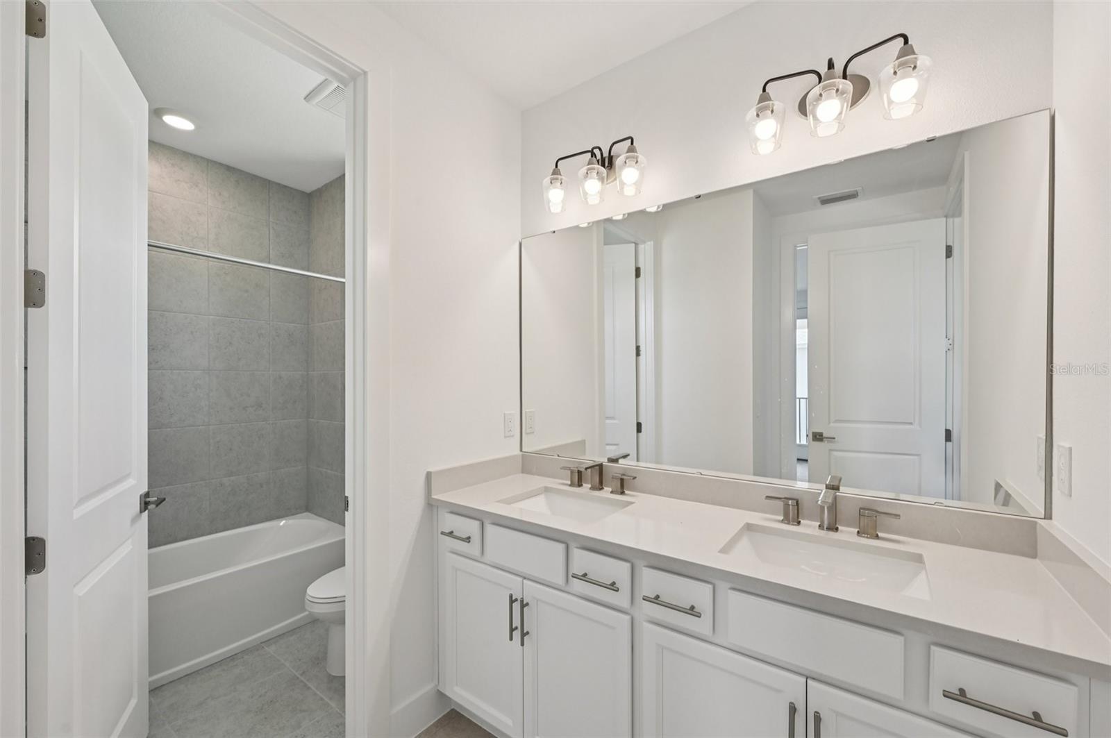 8230 GOLDEN BEACH CT — photo 32