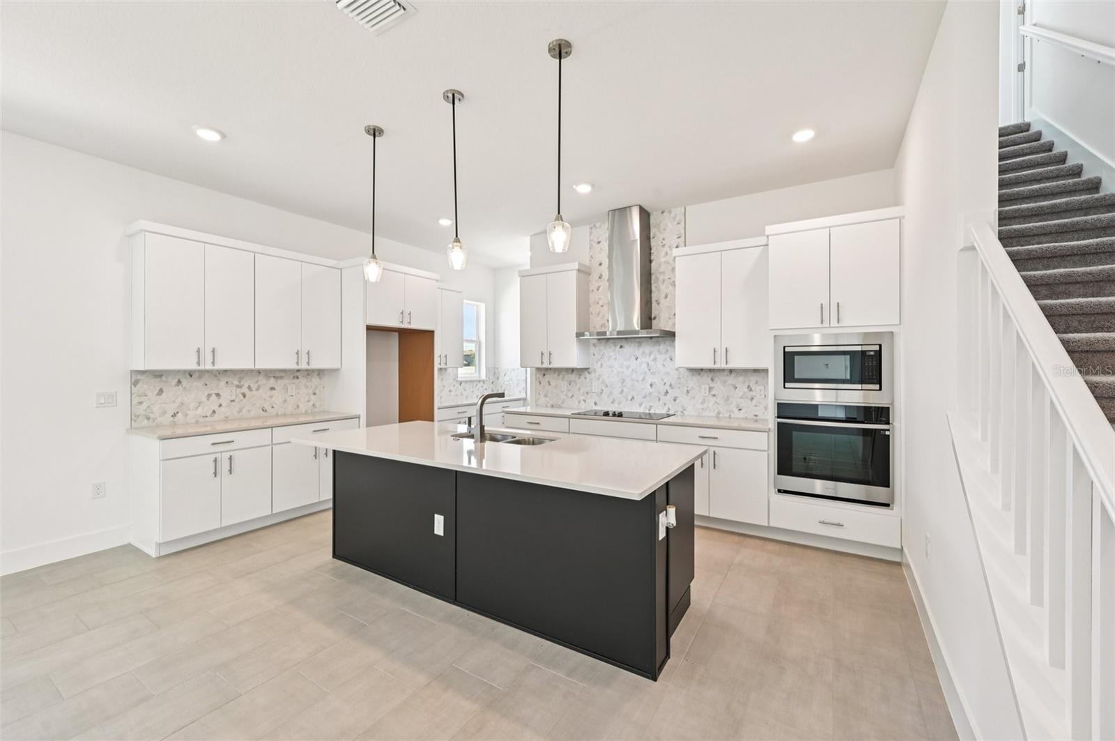 8230 GOLDEN BEACH CT — photo 4