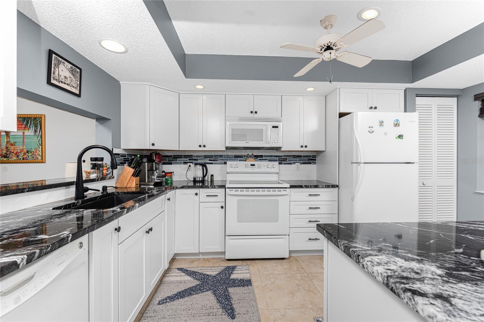 511 PINE HOLLOW CIR #511 — photo 8