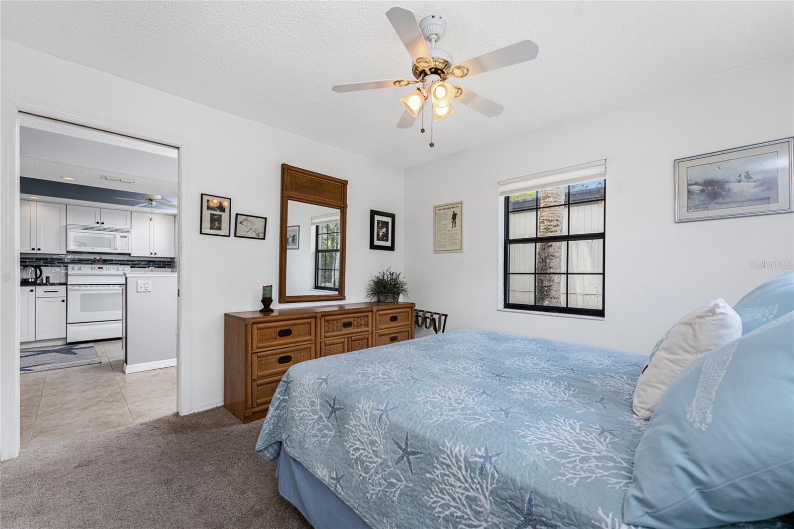 511 PINE HOLLOW CIR #511 — photo 35