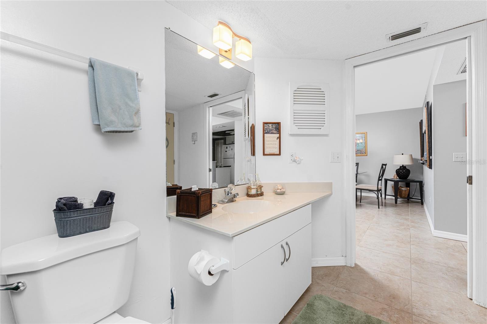 511 PINE HOLLOW CIR #511 — photo 38