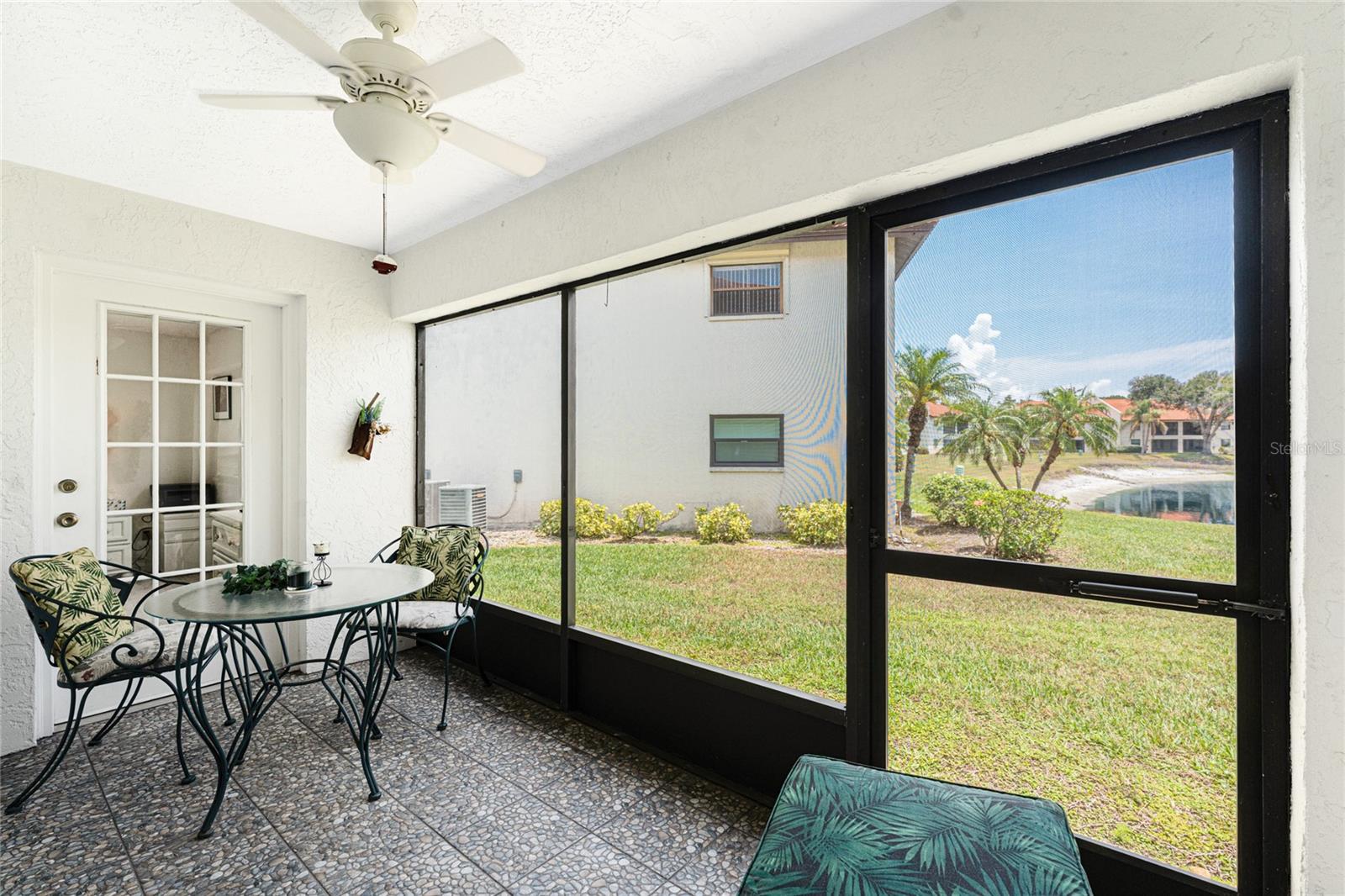 511 PINE HOLLOW CIR #511 — photo 42