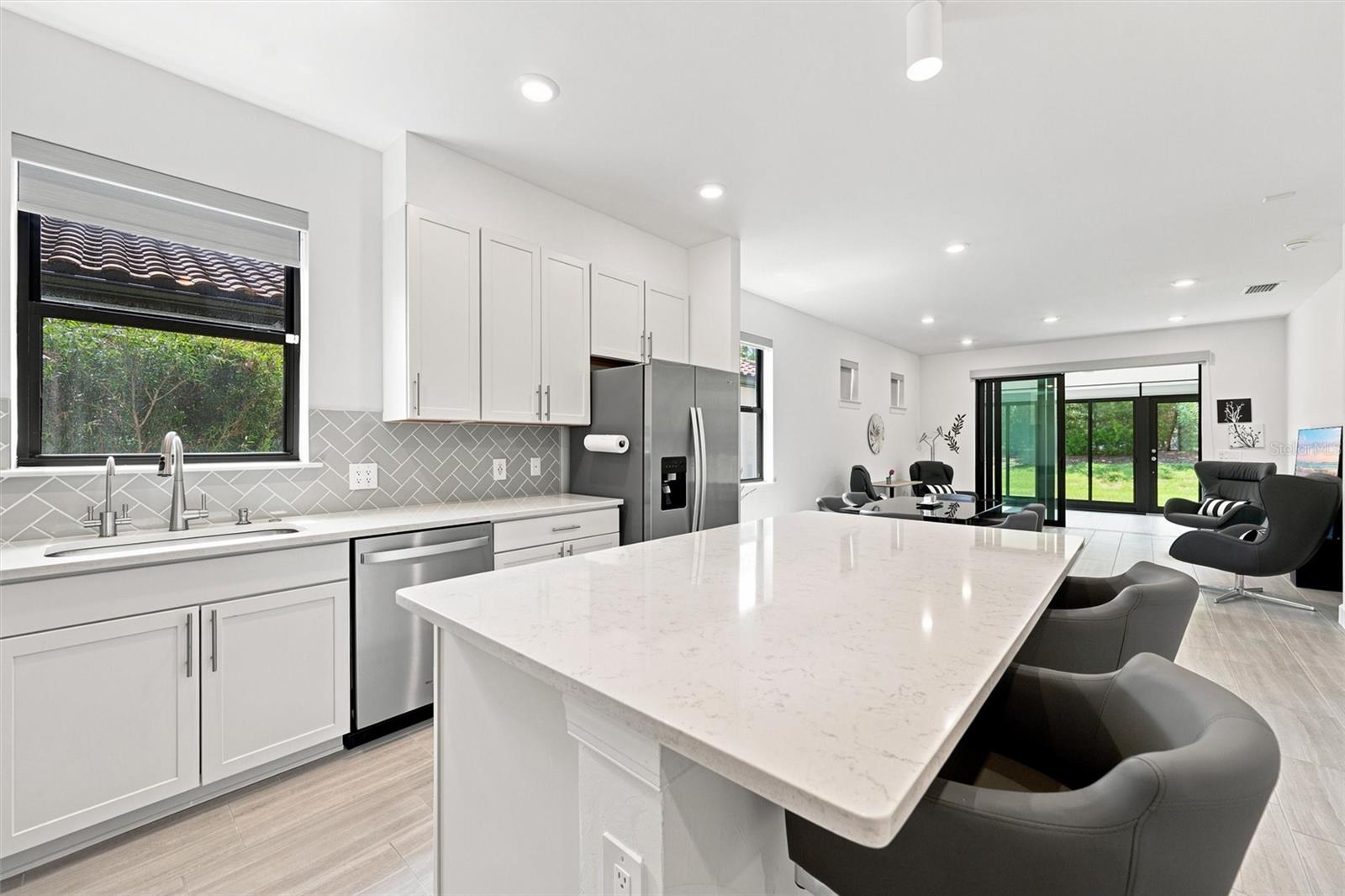 6713 ALSTEAD CIR — photo 11